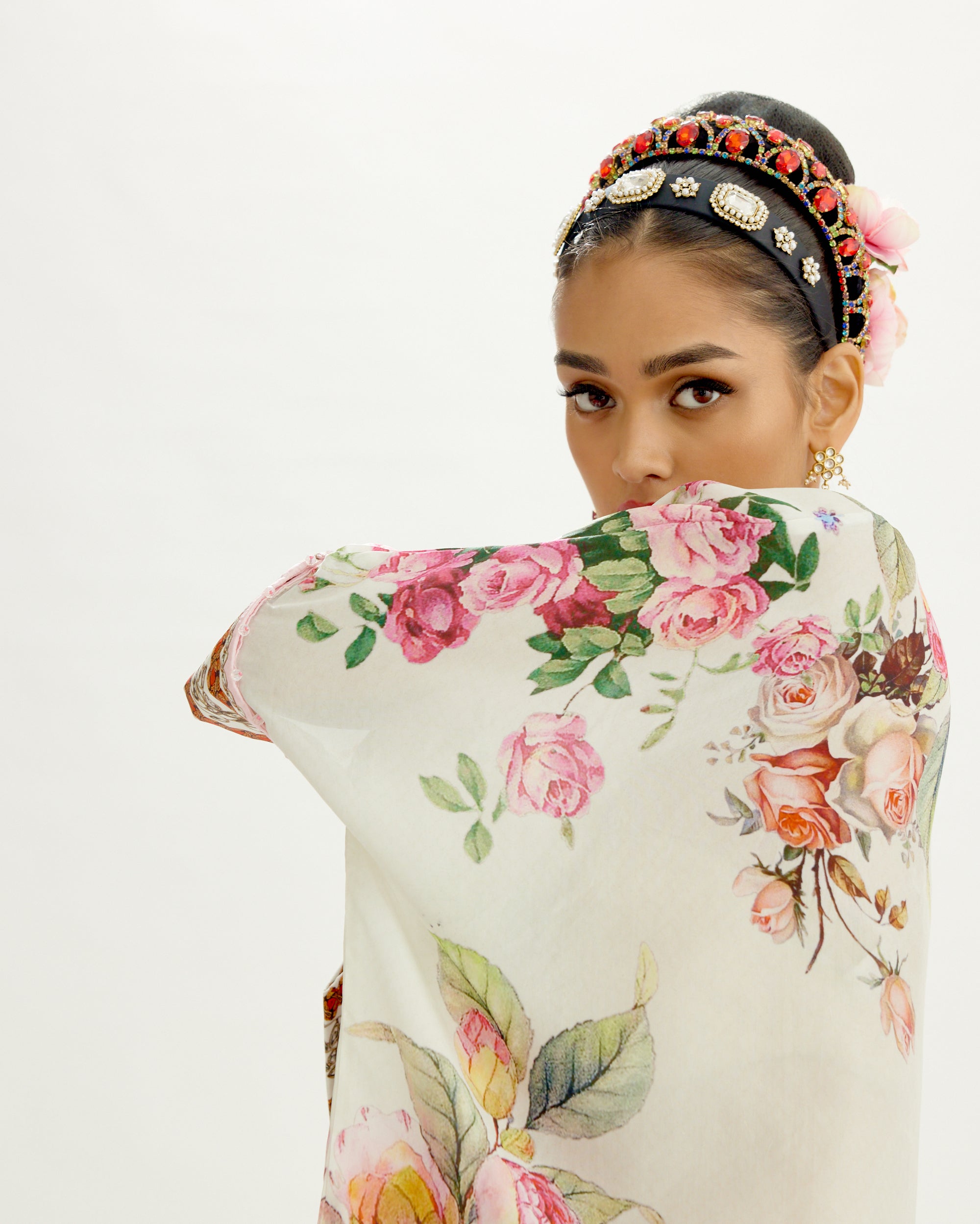 Pakeezah : Chanel - White
