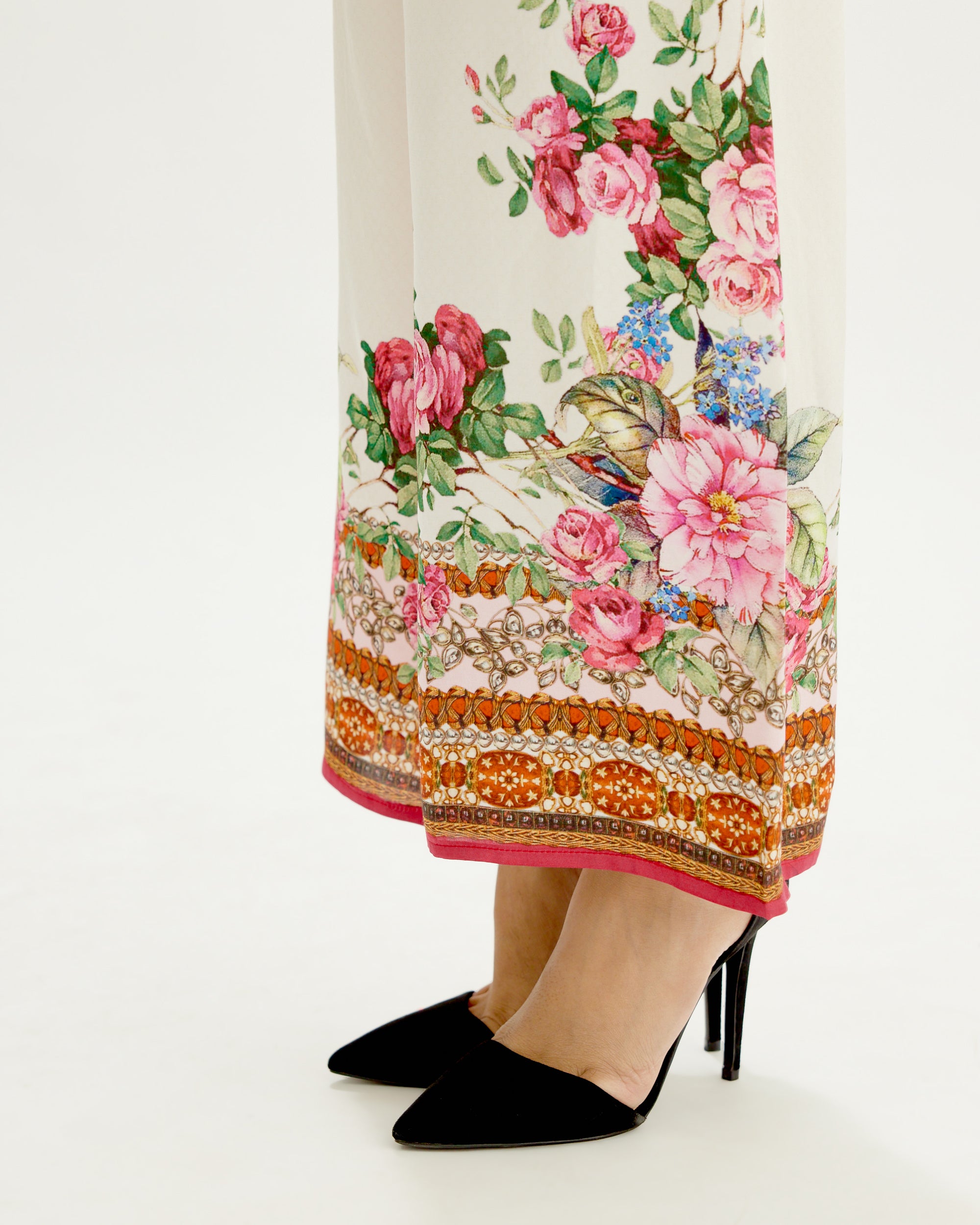 Pakeezah : Chanel - White