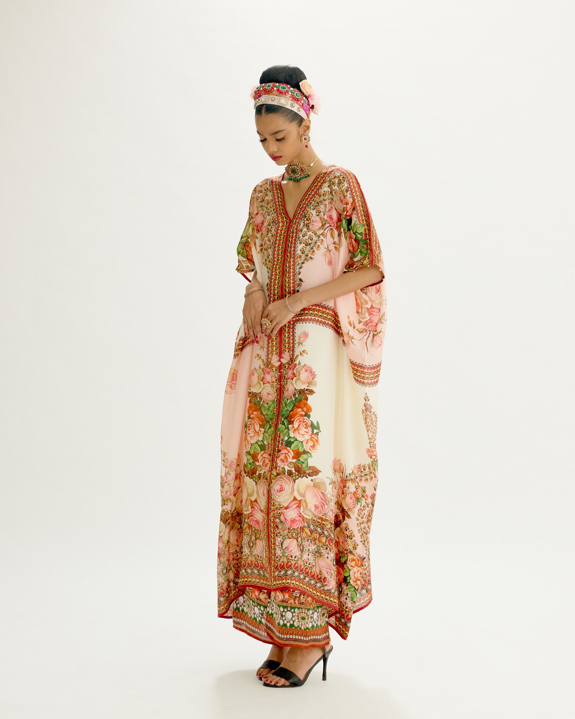 Pakeezah : Majida - White/Blush