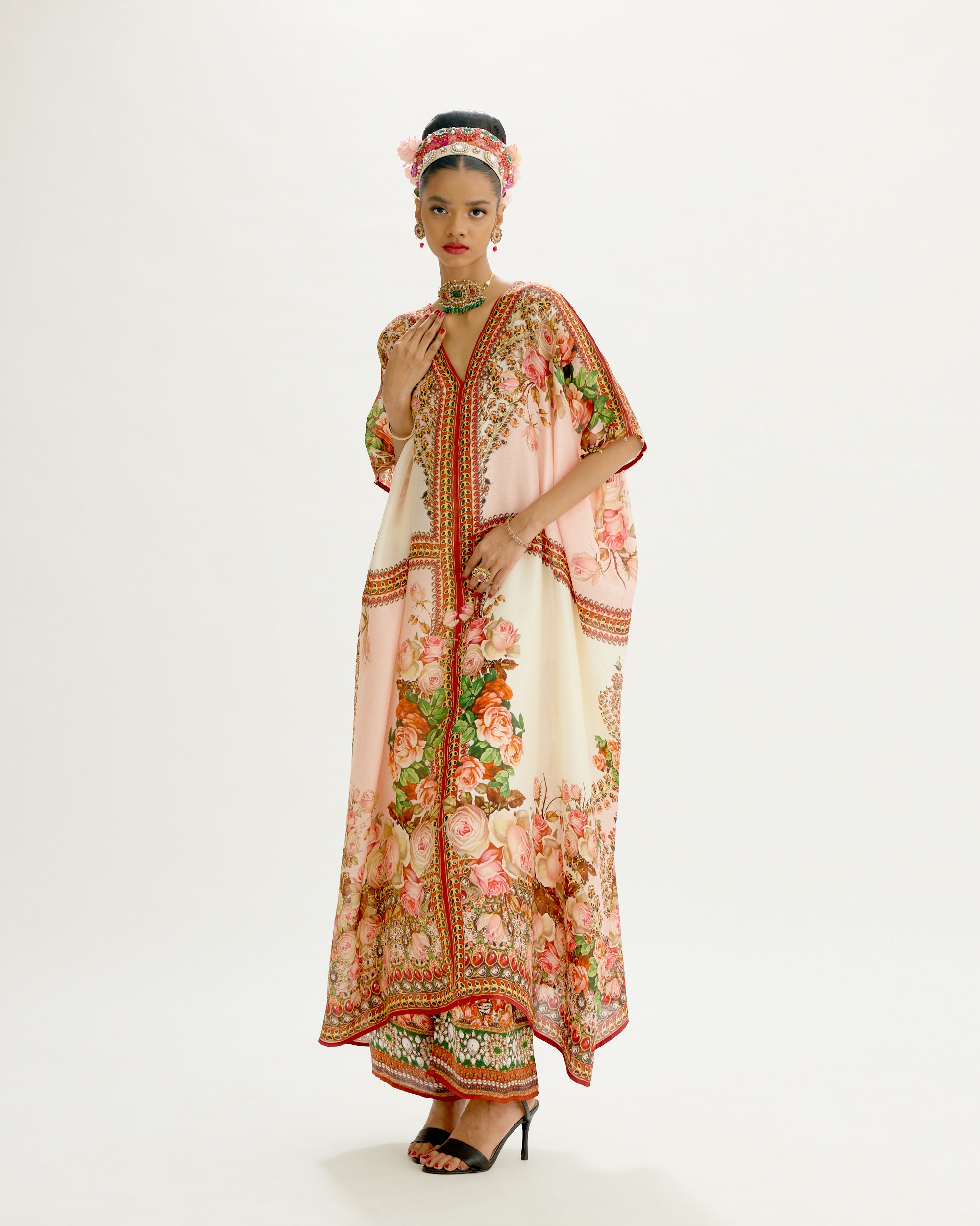 Pakeezah : Majida - White/Blush