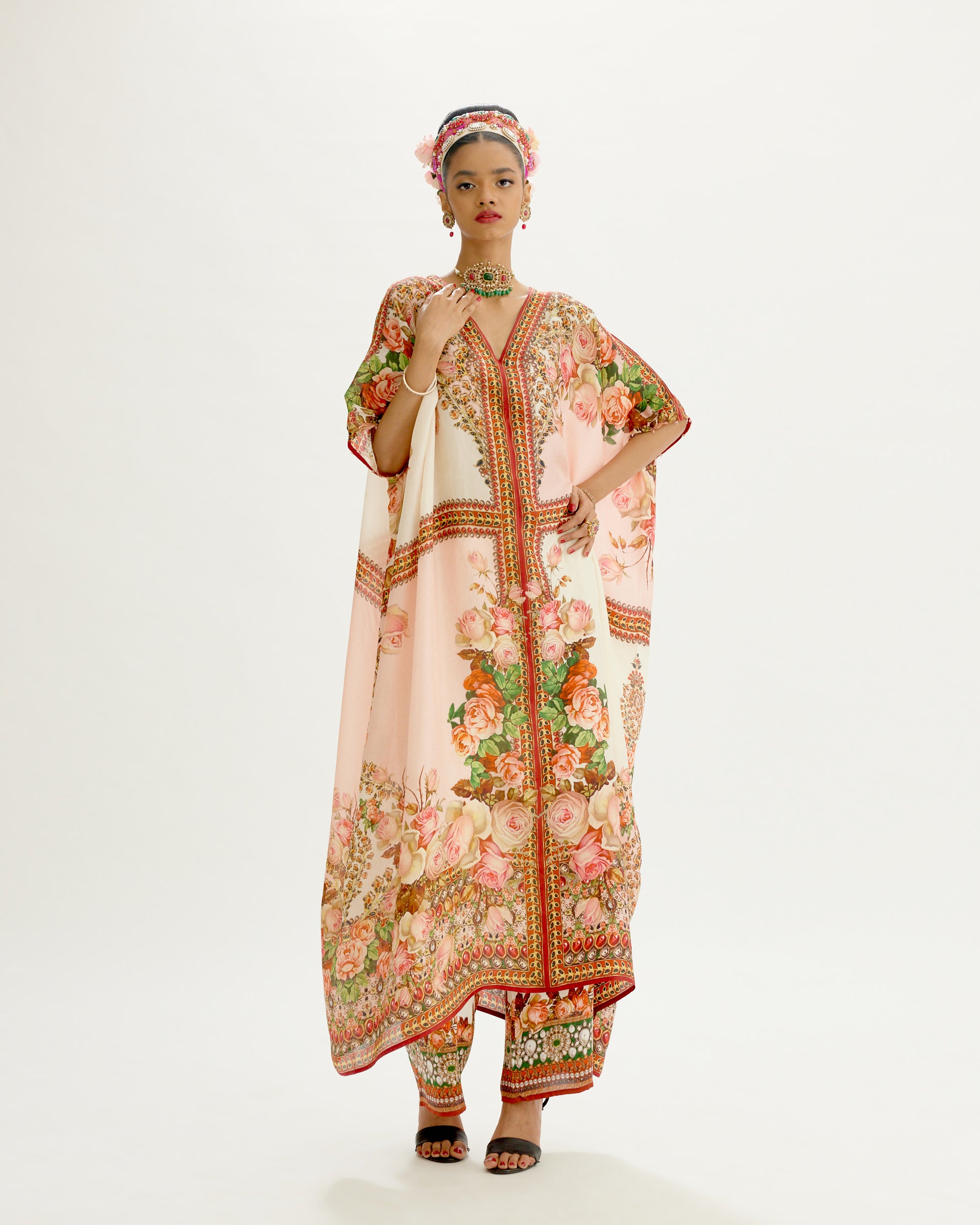 Pakeezah : Majida - White/Blush