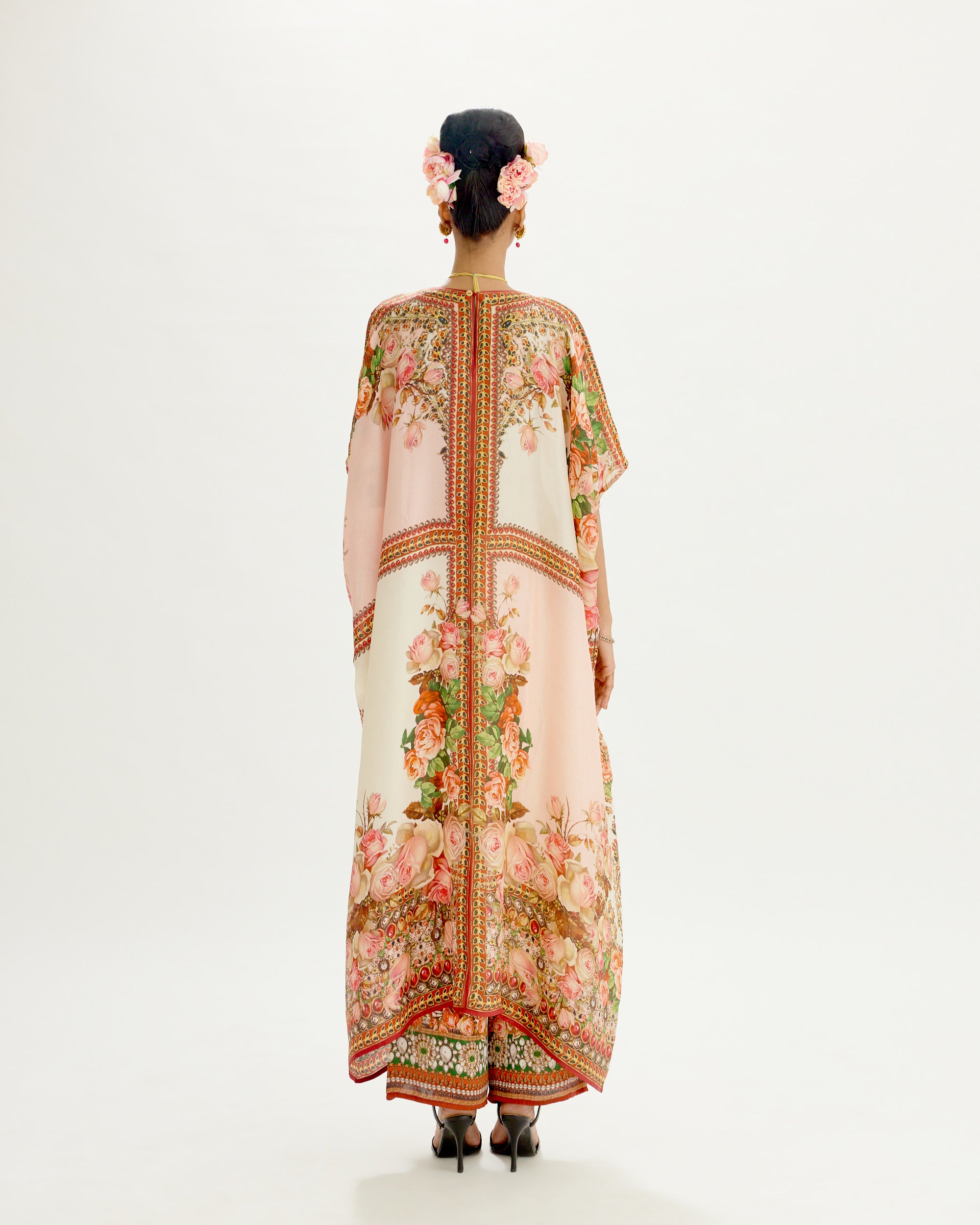 Pakeezah : Majida - White/Blush