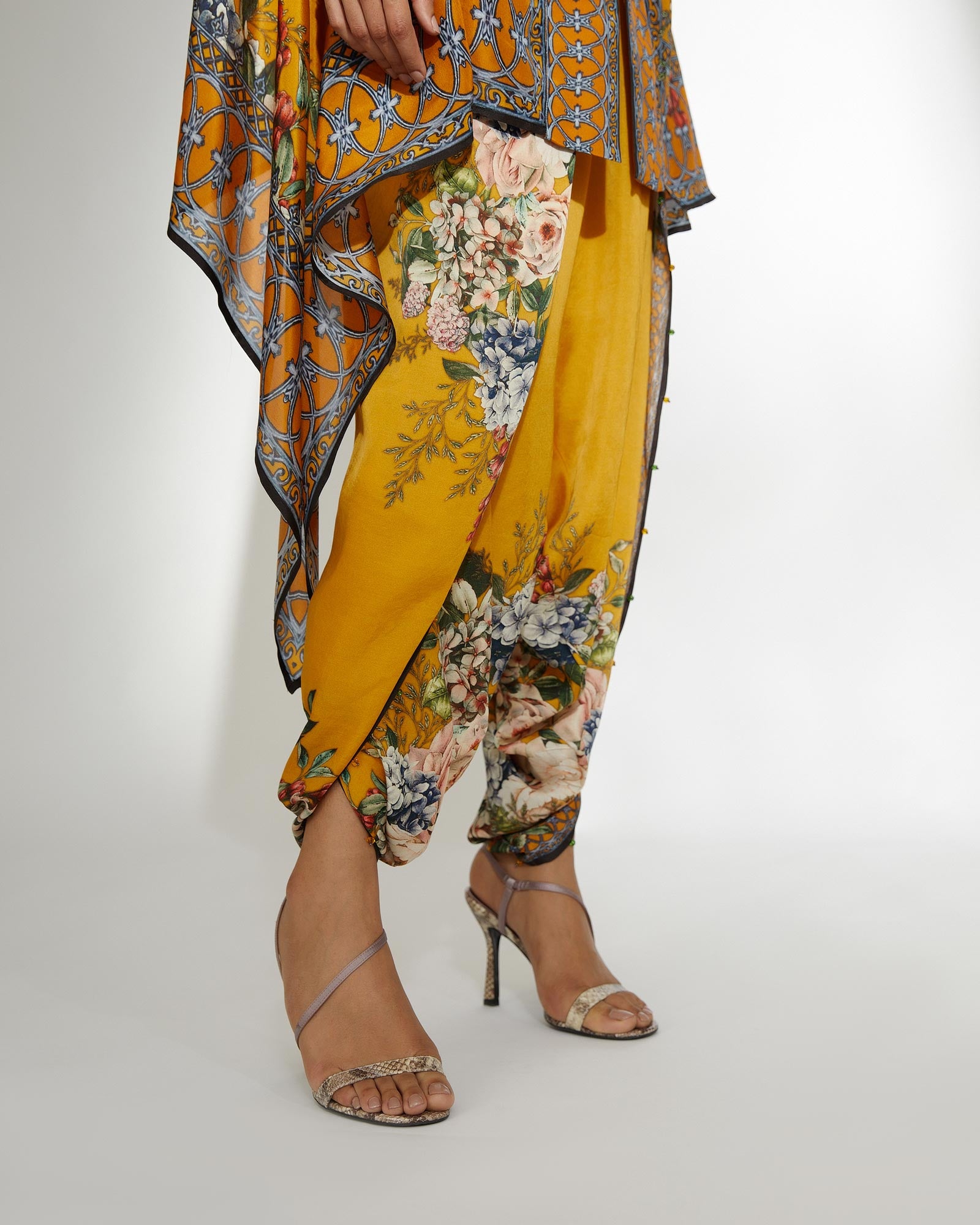 A Notting Hill Summer : Chloe - Mustard