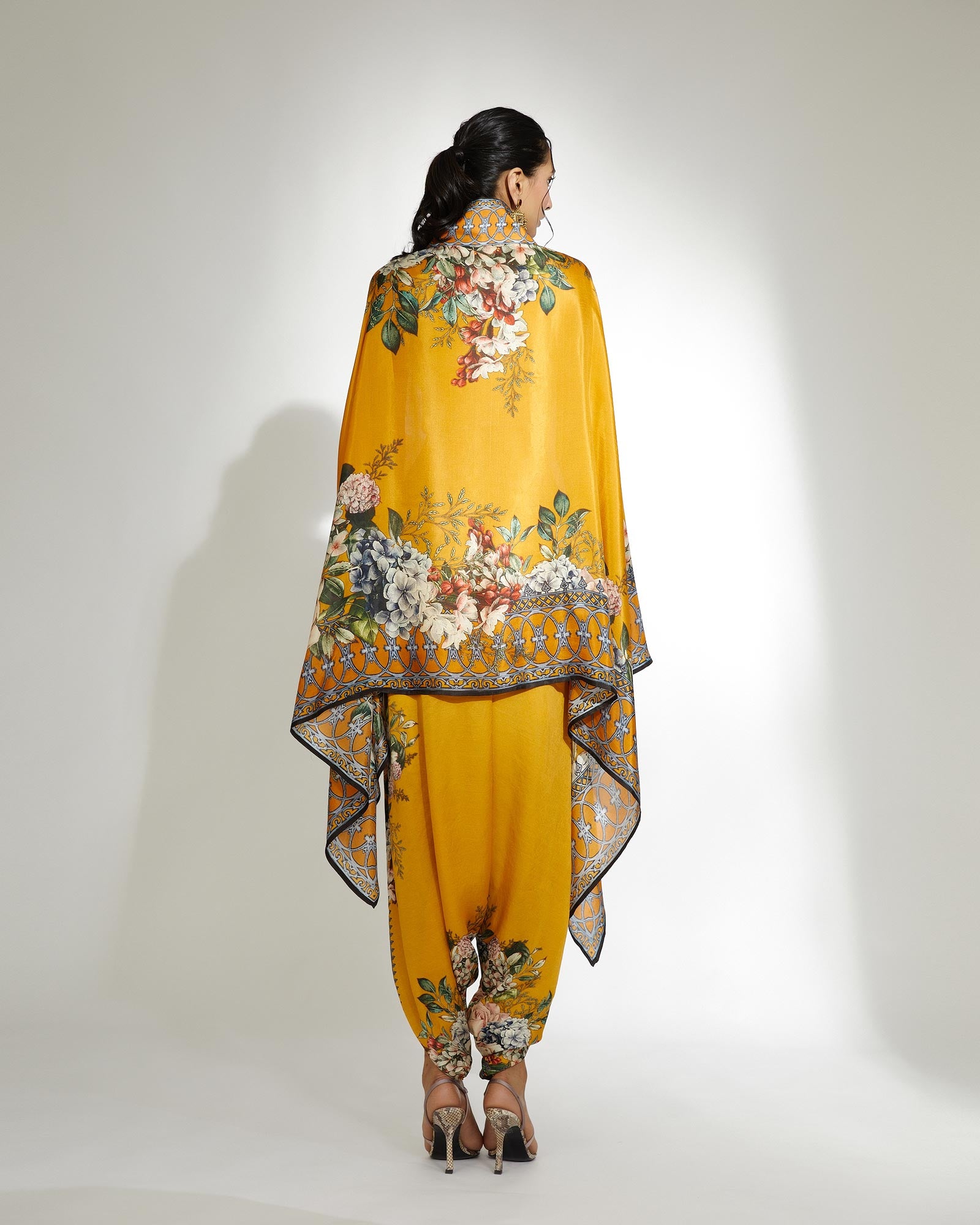 A Notting Hill Summer : Chloe - Mustard