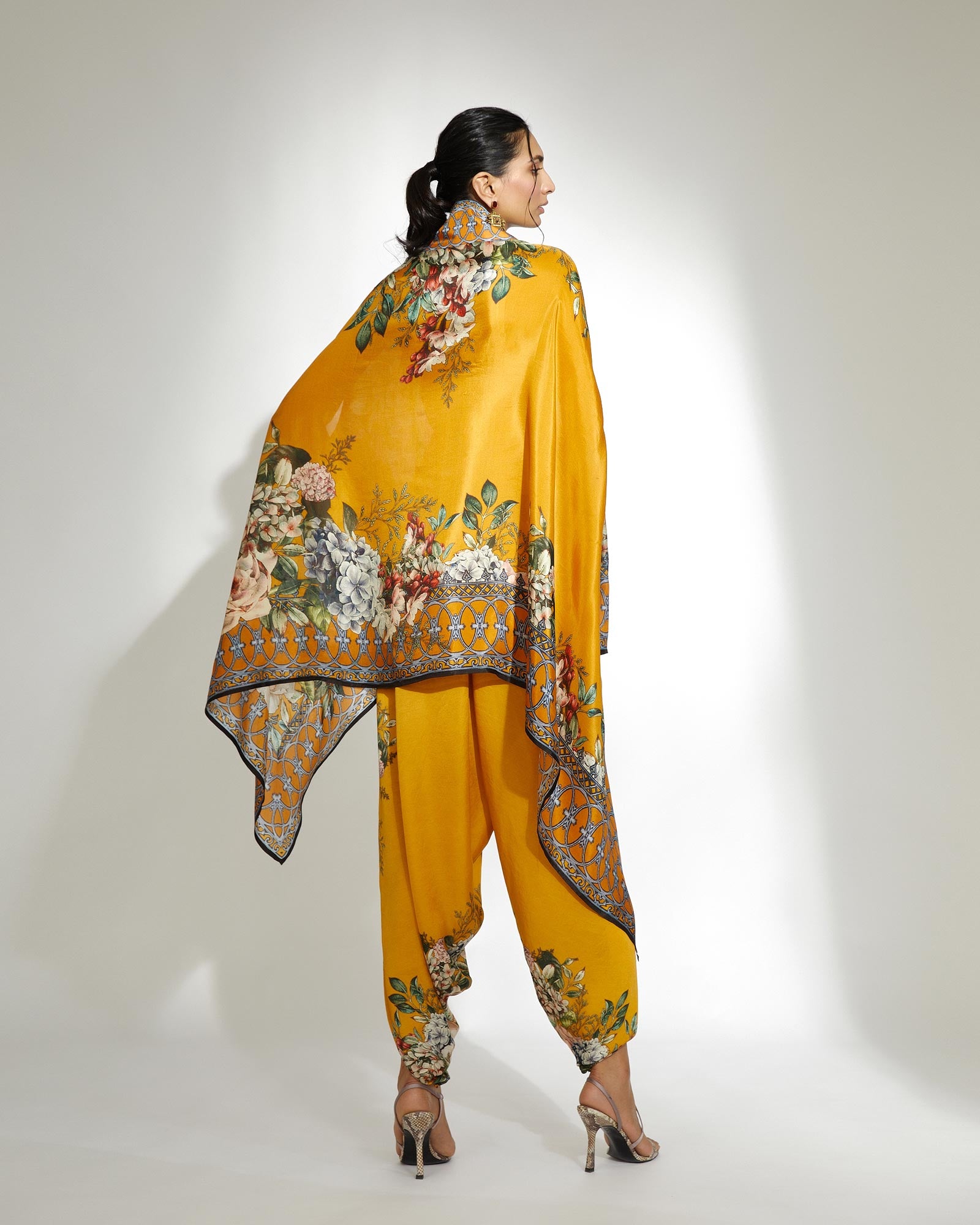 A Notting Hill Summer : Chloe - Mustard