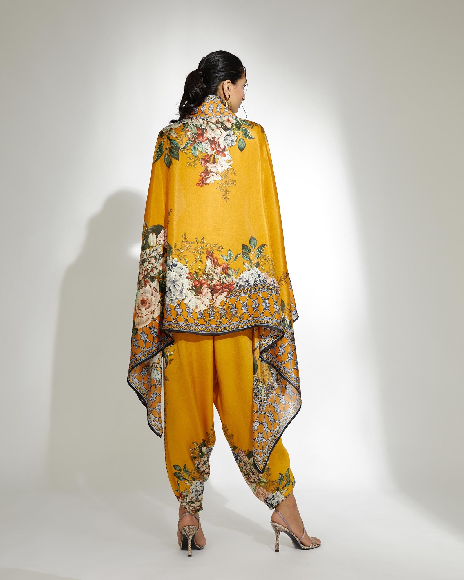 A Notting Hill Summer : Chloe - Mustard