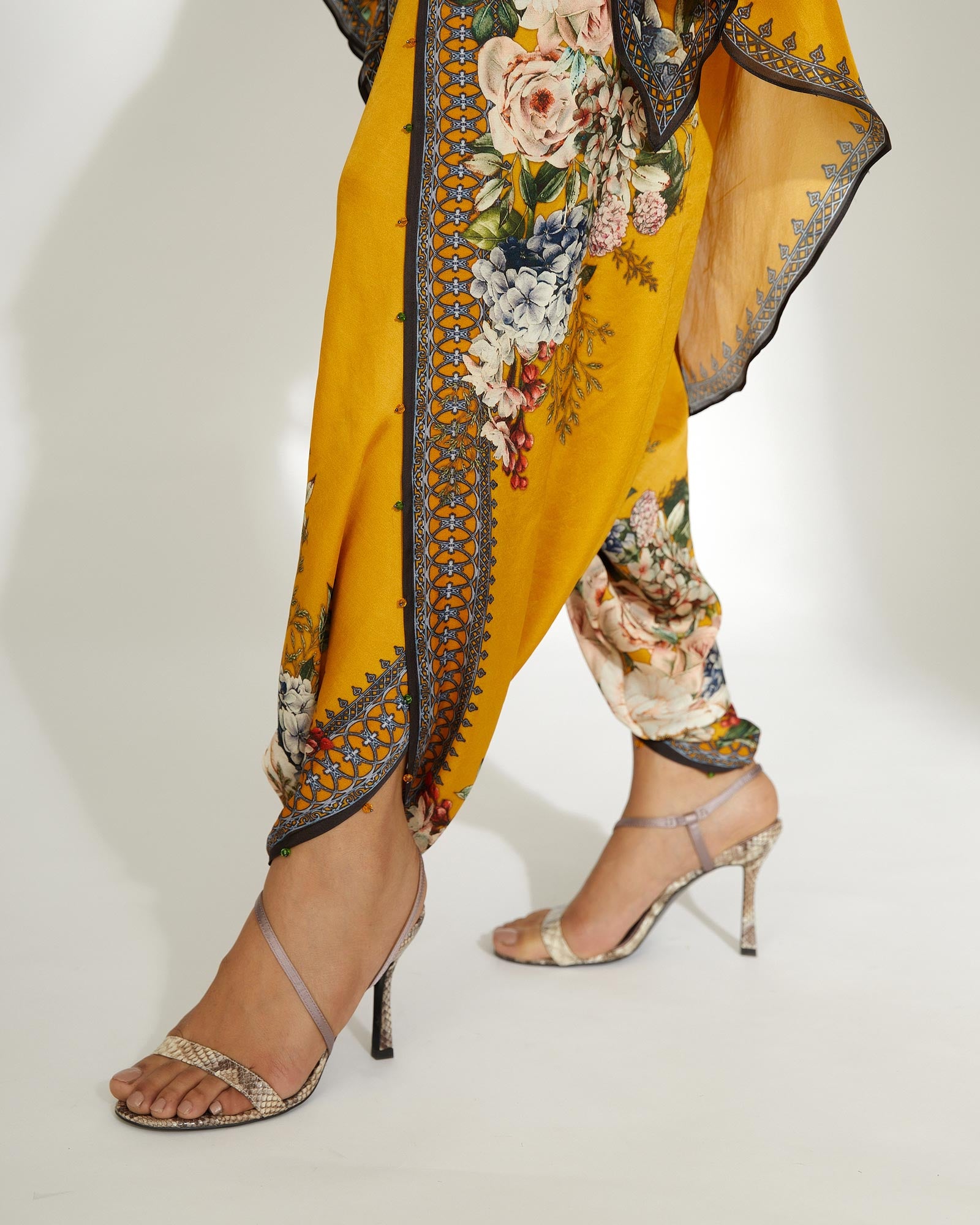 A Notting Hill Summer : Inayat - Mustard