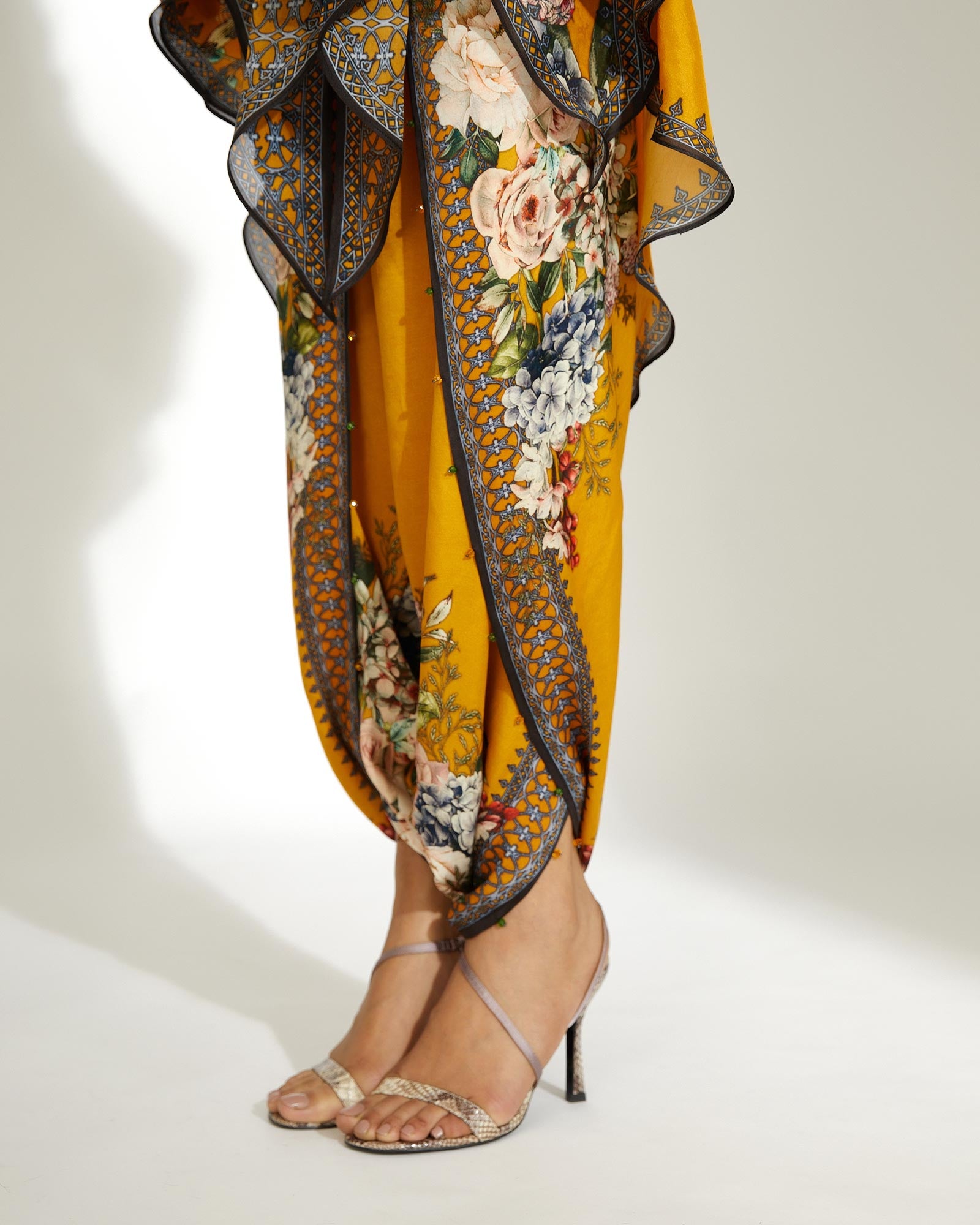 A Notting Hill Summer : Inayat - Mustard