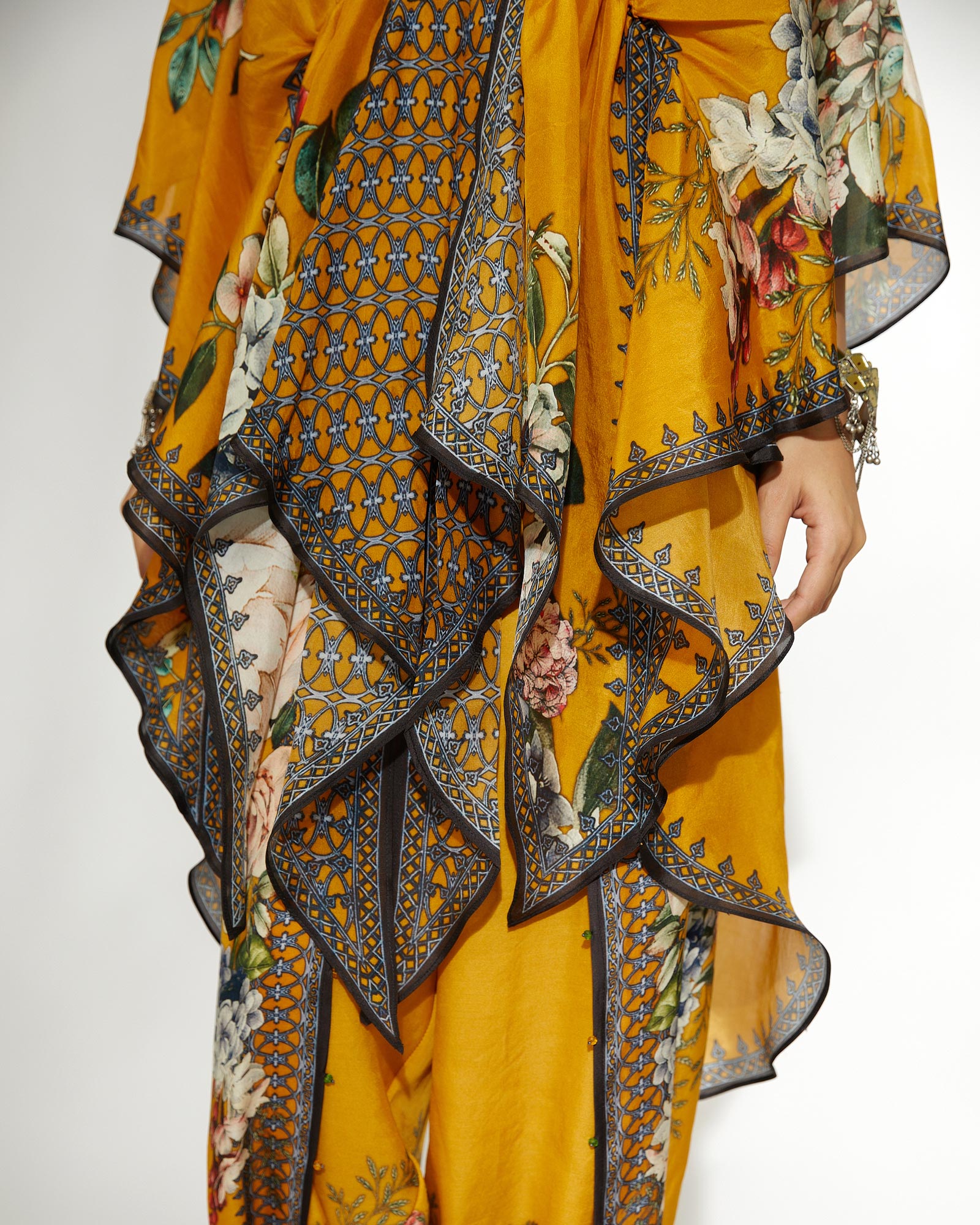 A Notting Hill Summer : Inayat - Mustard