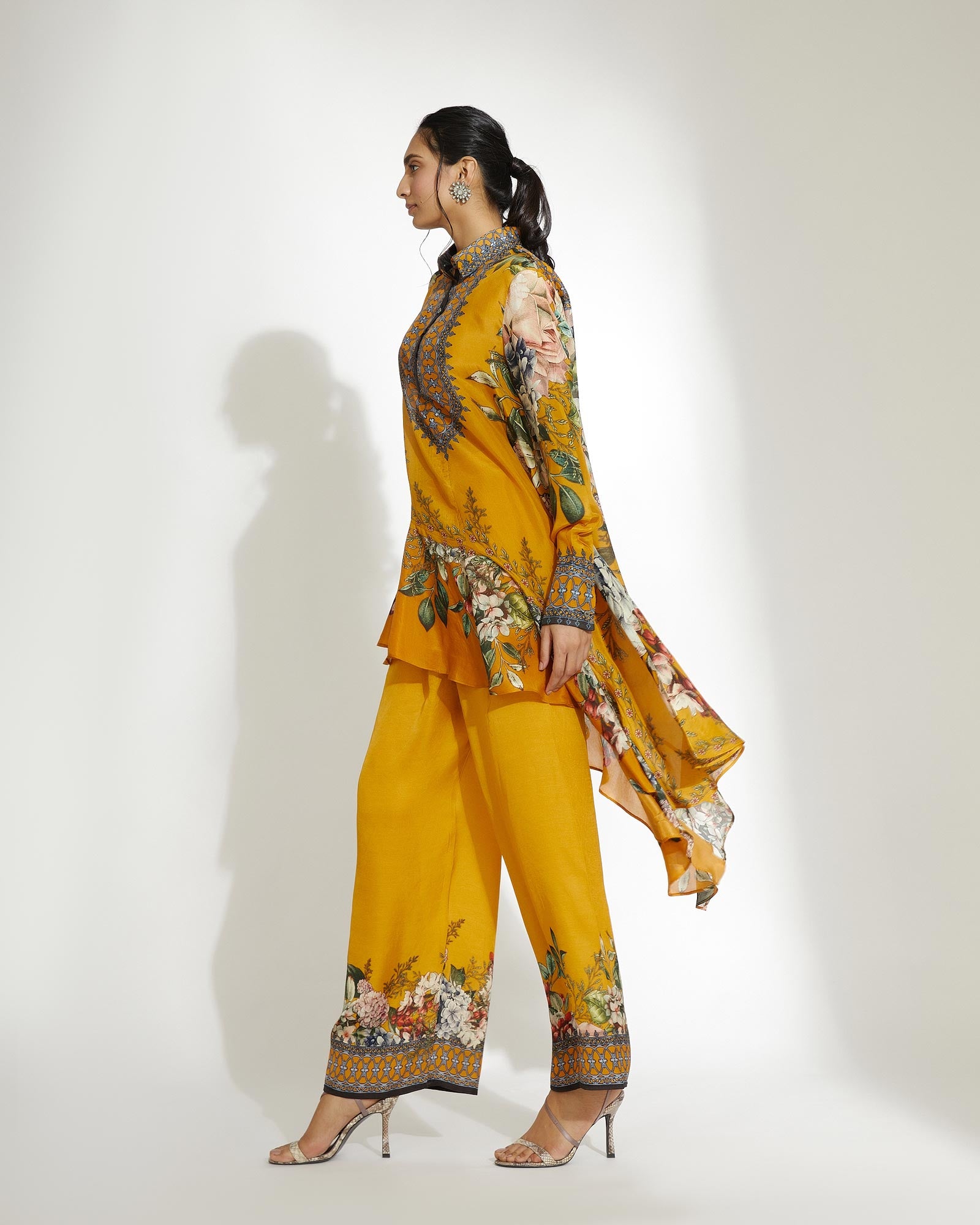 A Notting Hill Summer : Bijli - Mustard