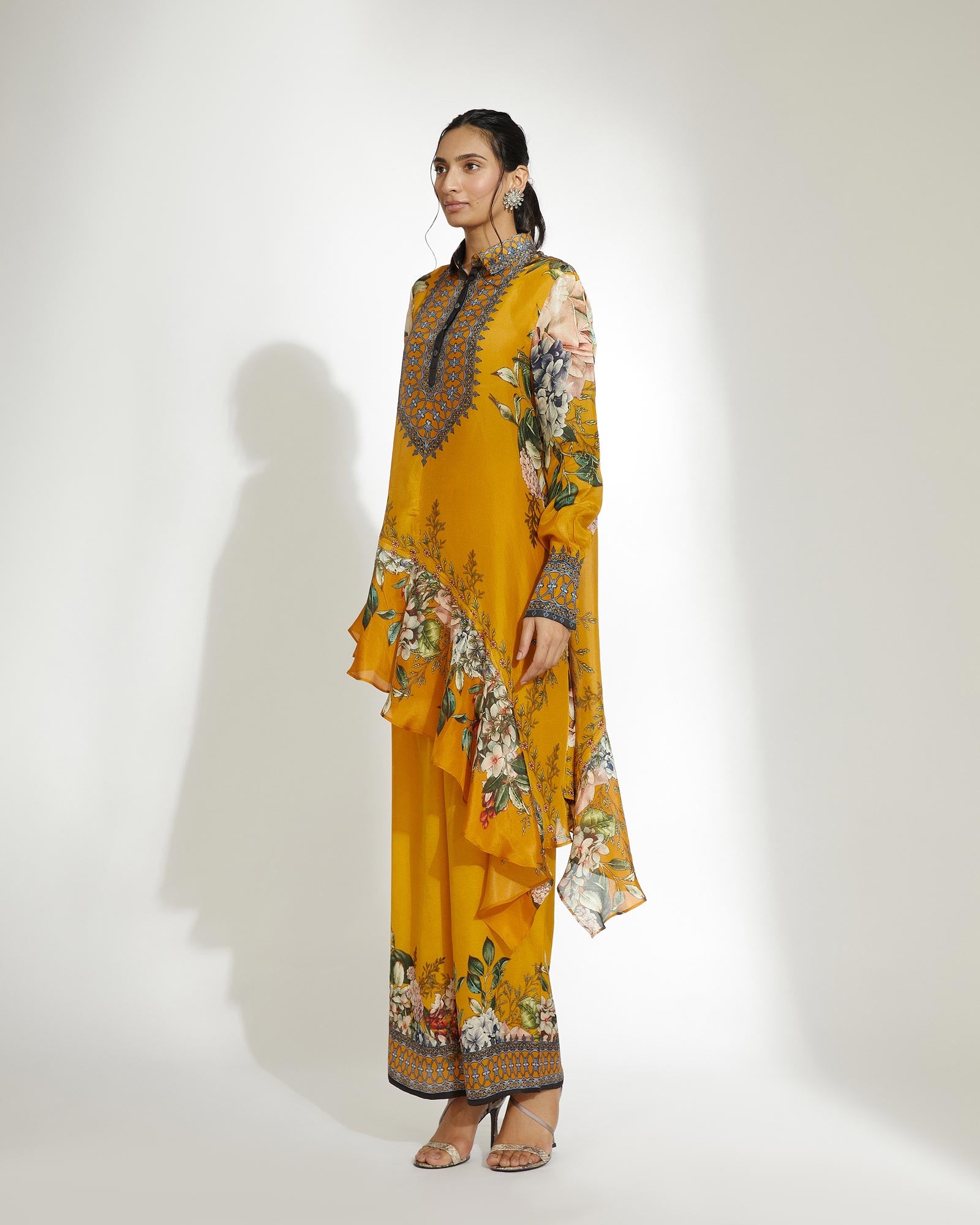 A Notting Hill Summer : Bijli - Mustard