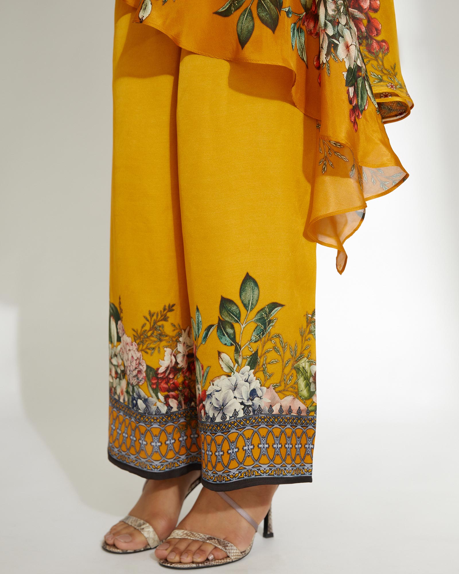 A Notting Hill Summer : Bijli - Mustard
