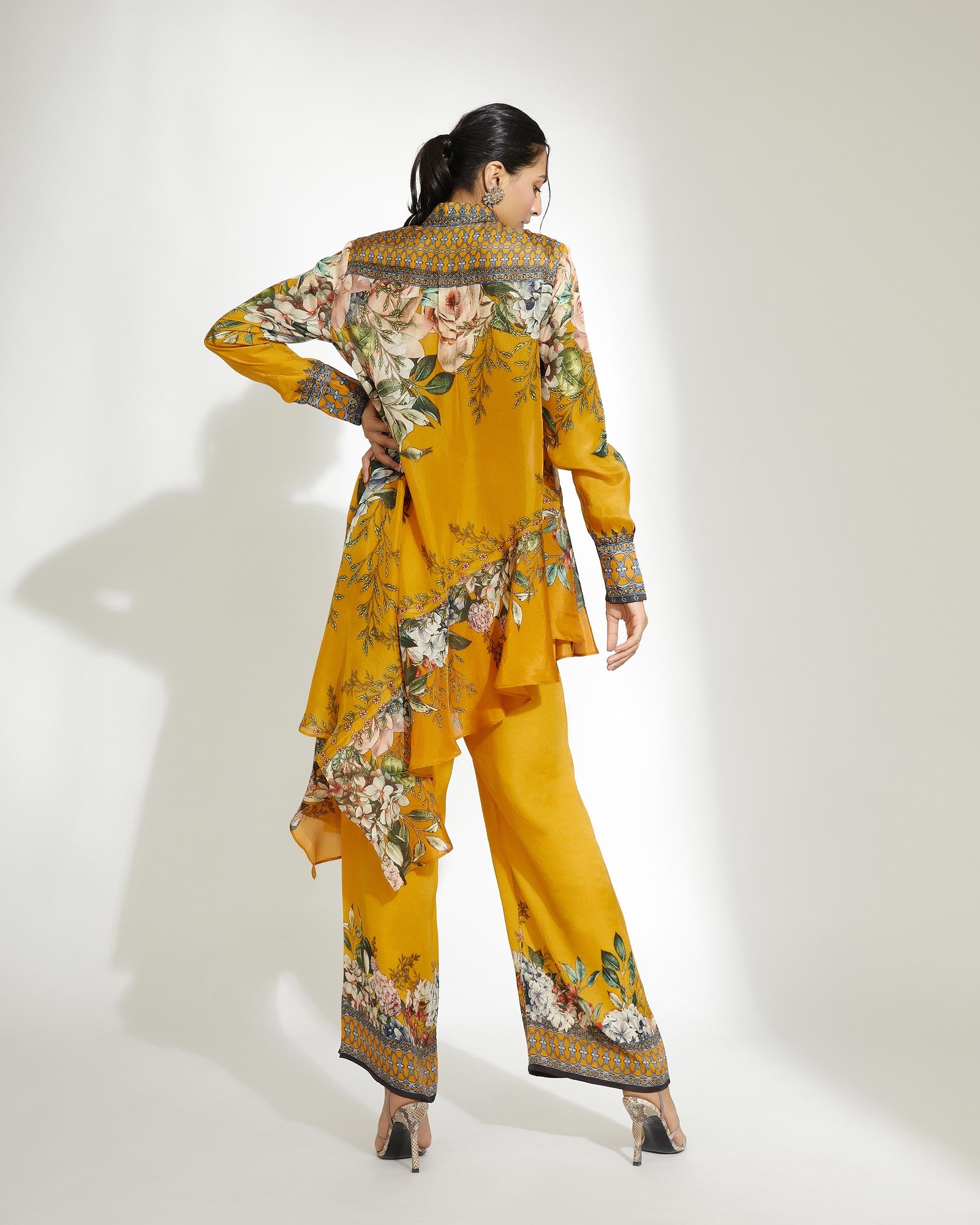 A Notting Hill Summer : Bijli - Mustard