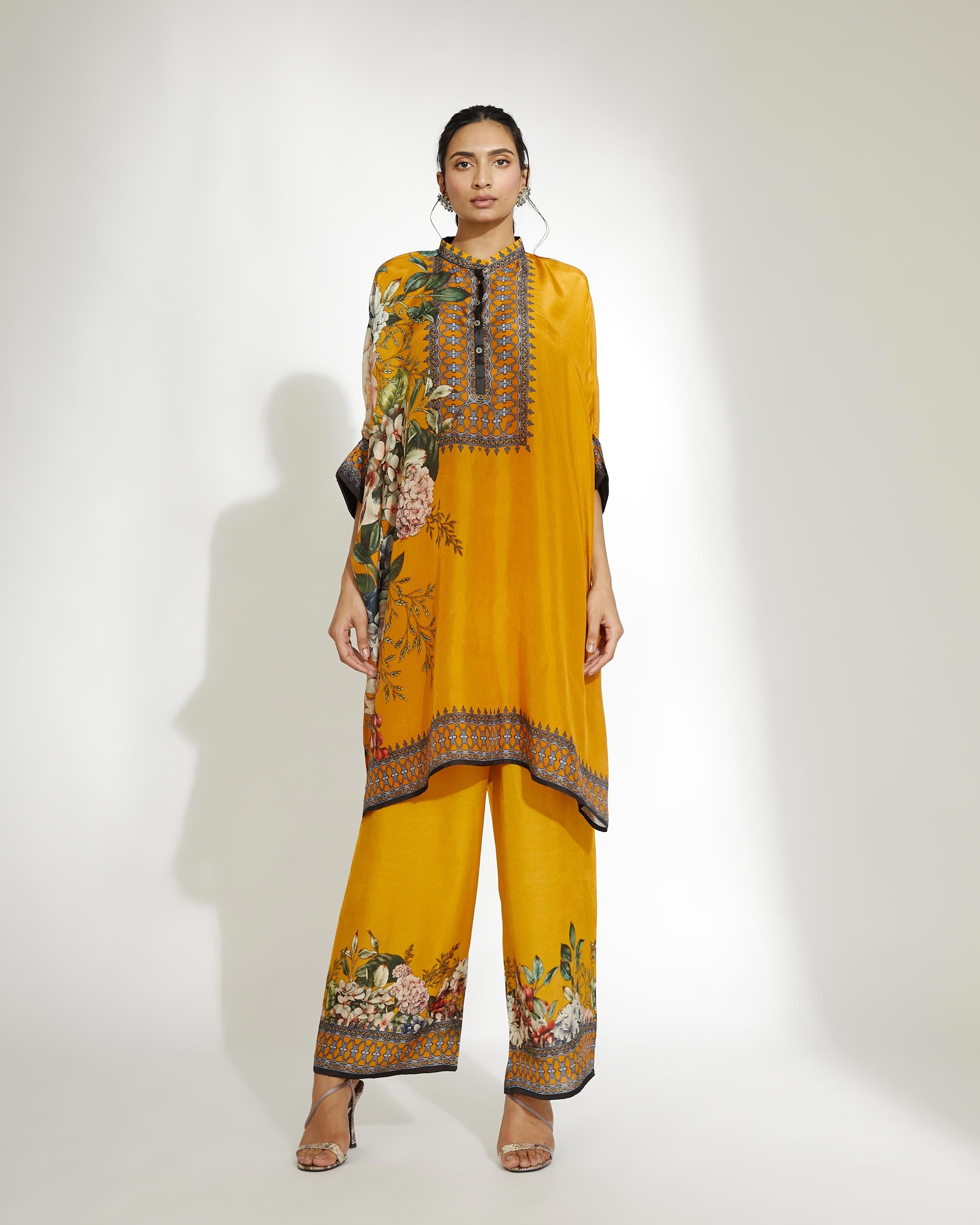 A Notting Hill Summer : Chanel 36" - Mustard