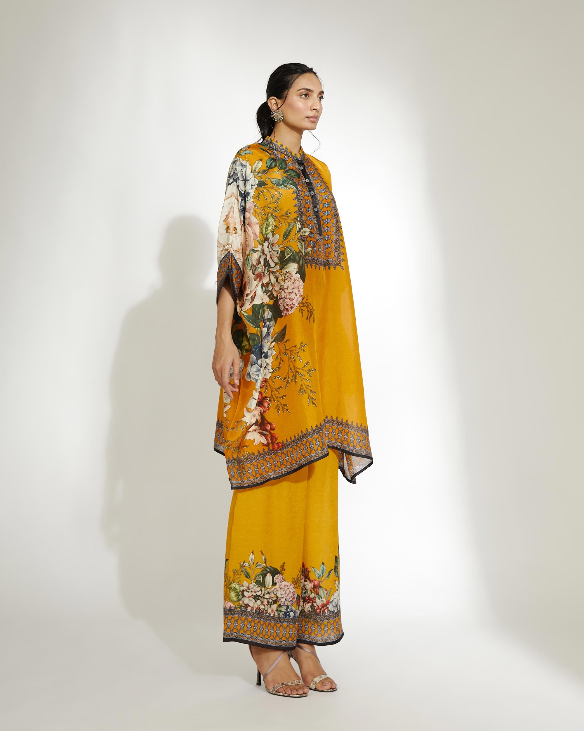 A Notting Hill Summer : Chanel 36" - Mustard