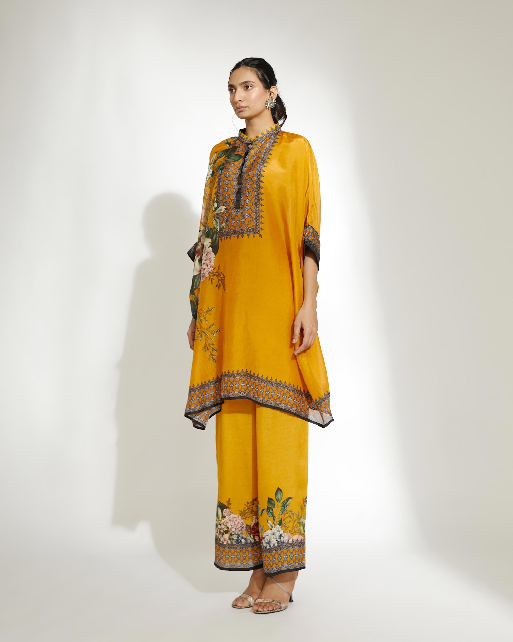 A Notting Hill Summer : Chanel 36" - Mustard