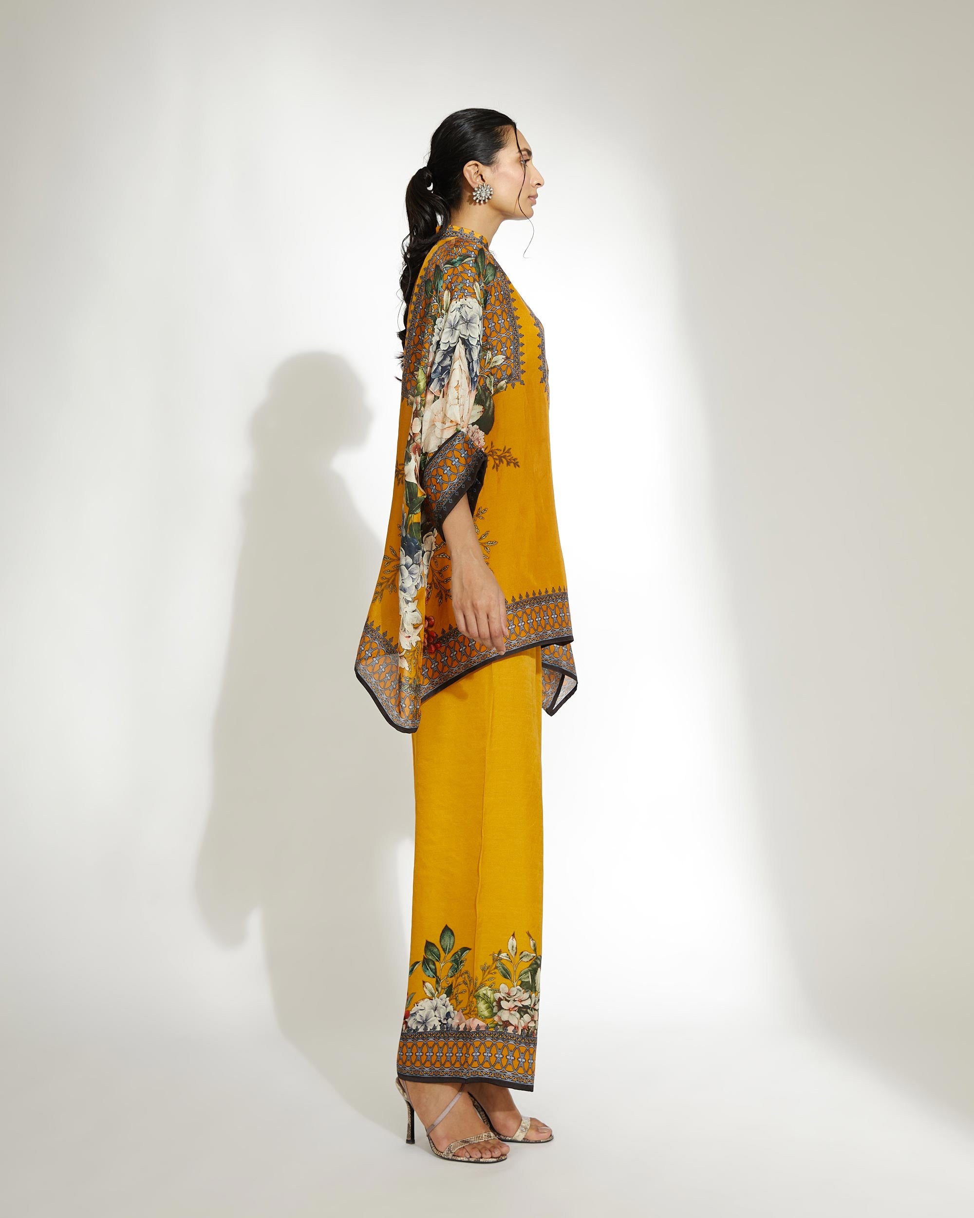 A Notting Hill Summer : Chanel - Mustard