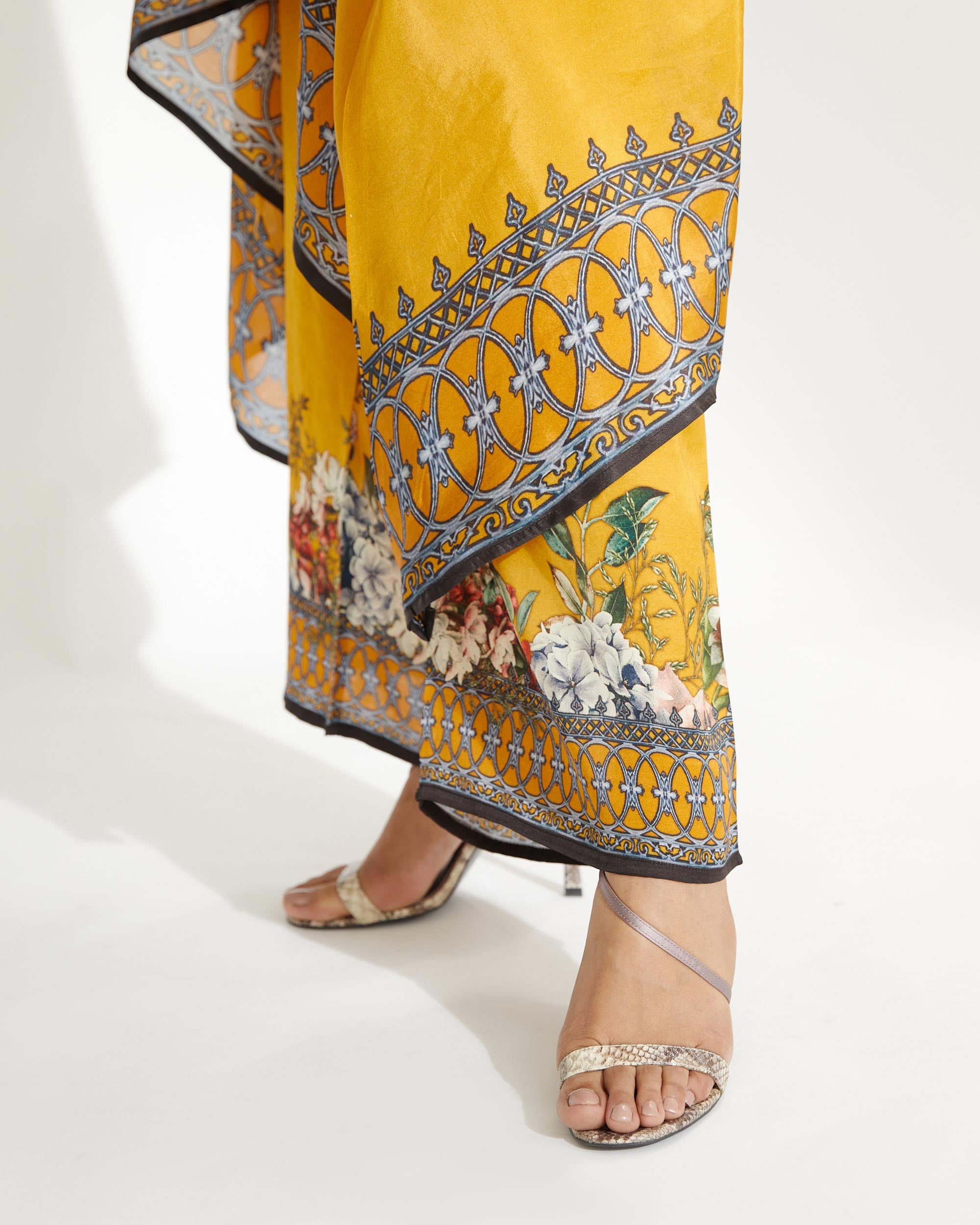 A Notting Hill Summer : Lavanya - Mustard
