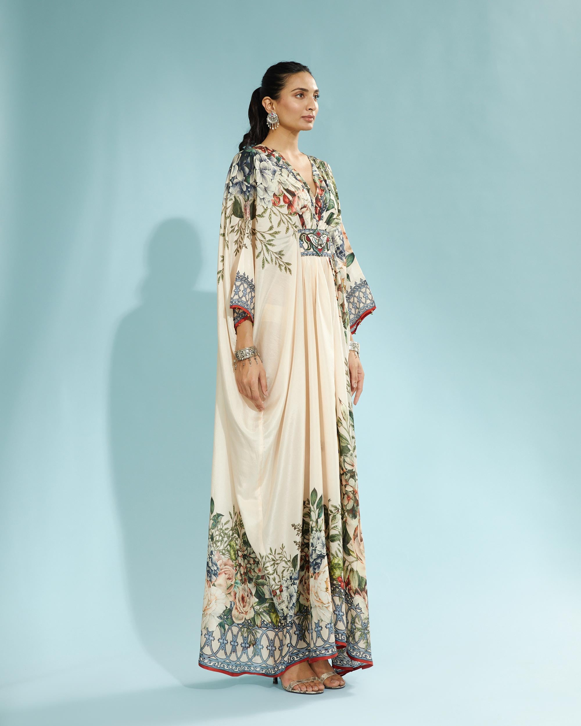 A Notting Hill Summer : Imama - Beige