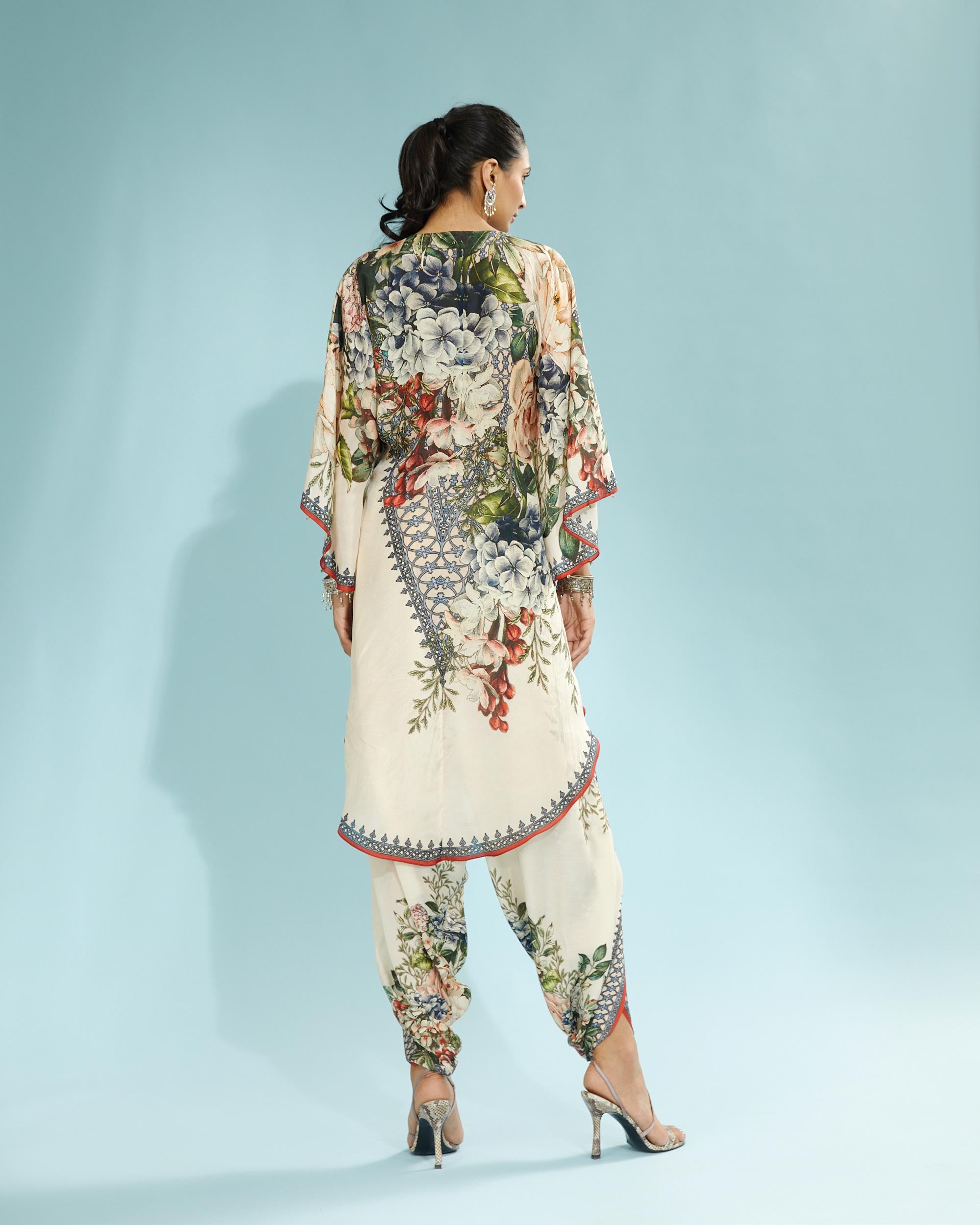 A Notting Hill Summer : Inayat - Beige