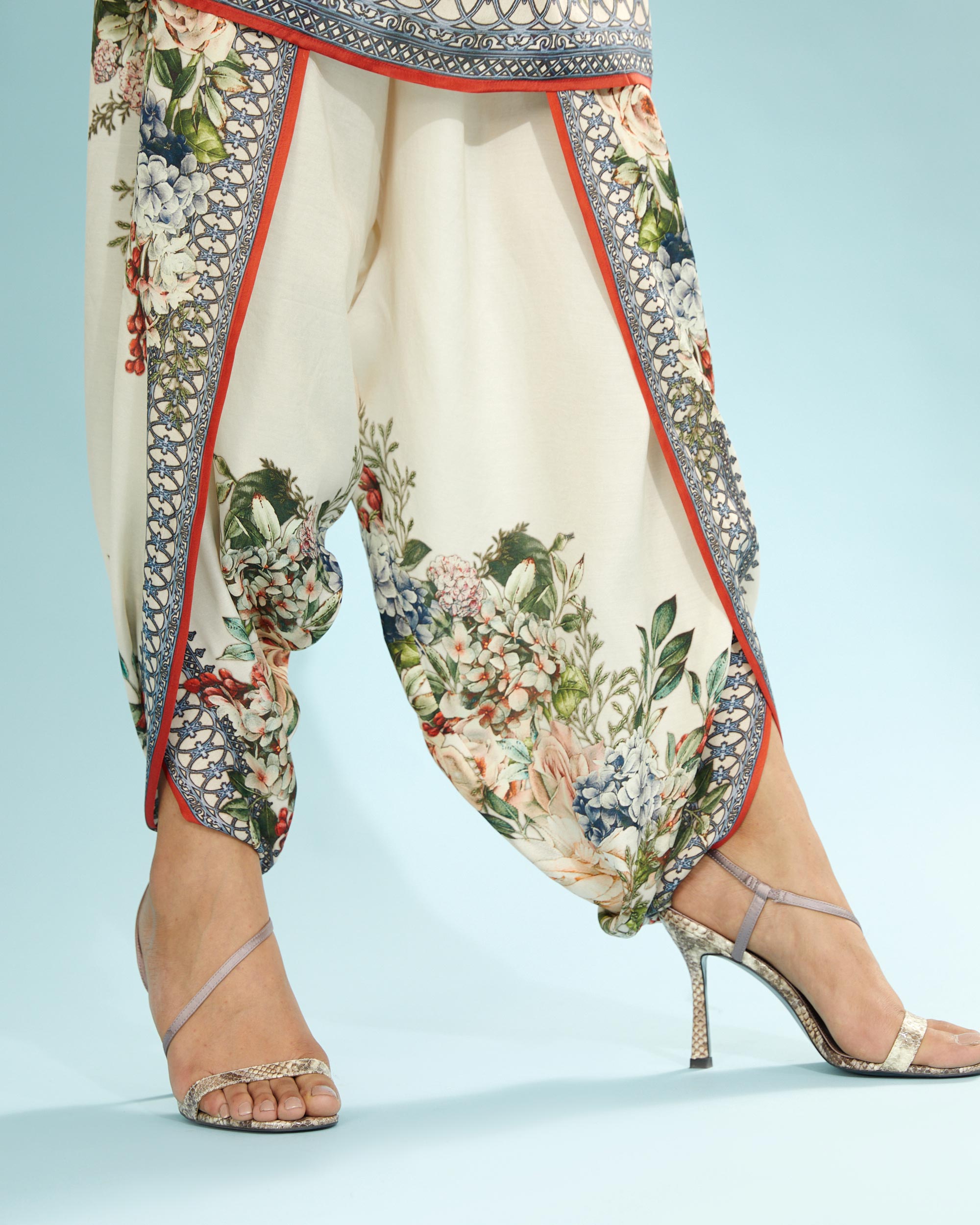 A Notting Hill Summer : Reza - Beige