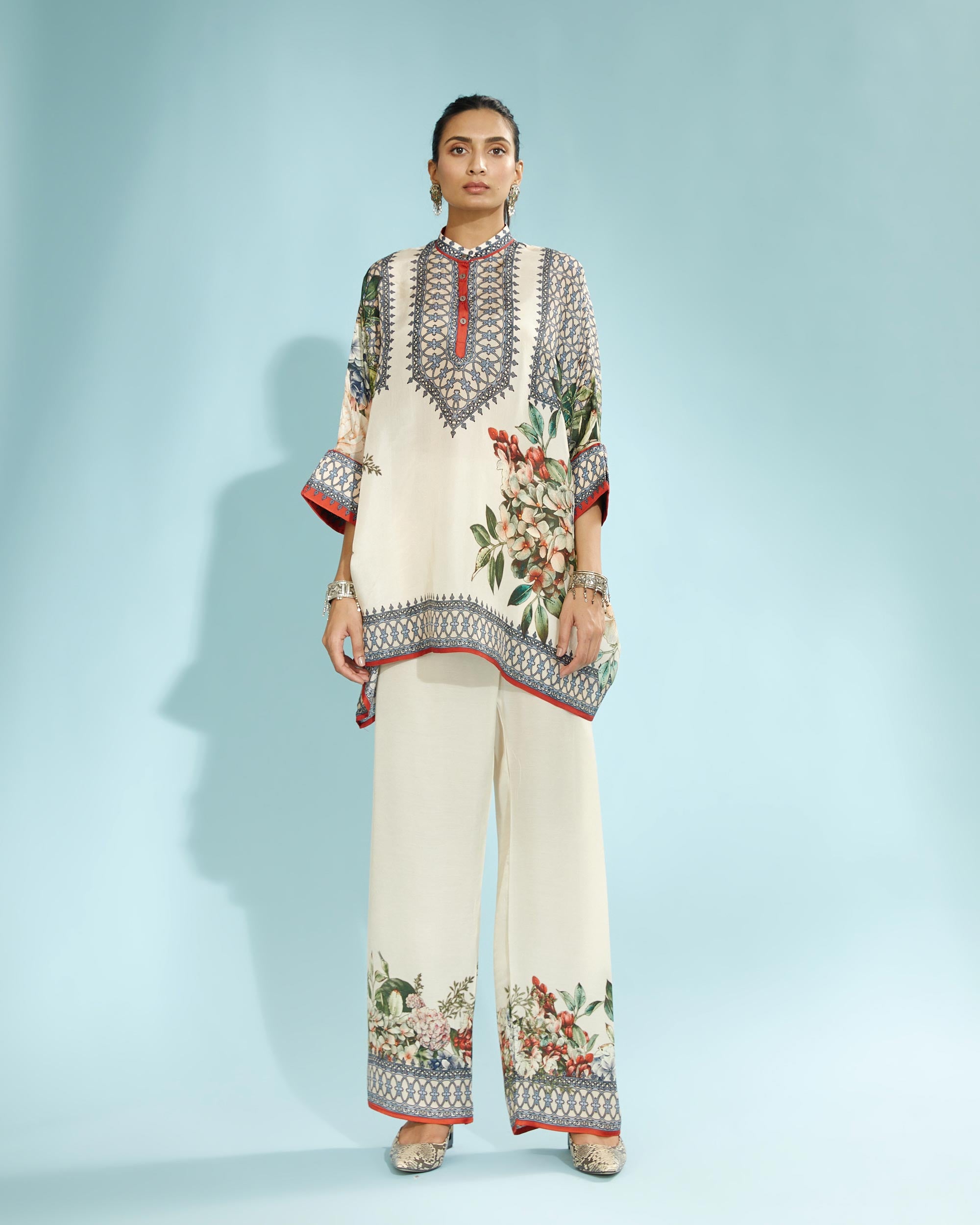 A Notting Hill Summer : Chanel - Beige