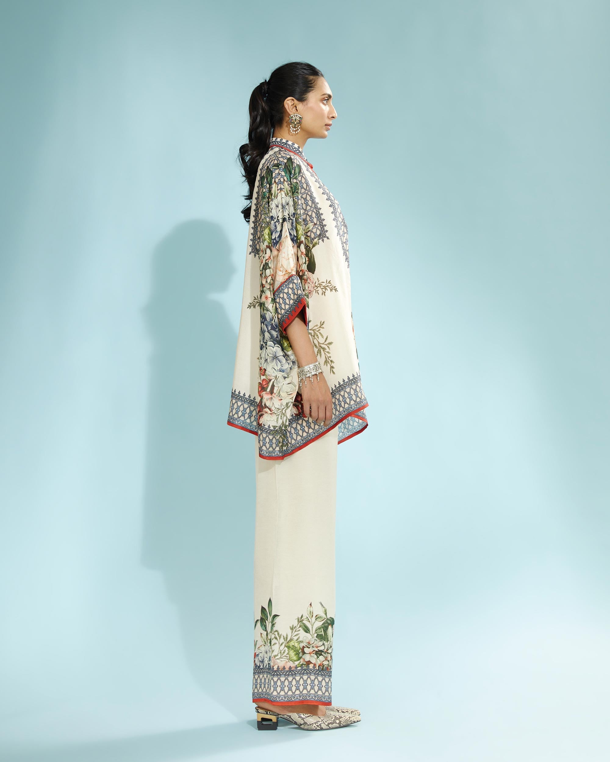 A Notting Hill Summer : Chanel - Beige