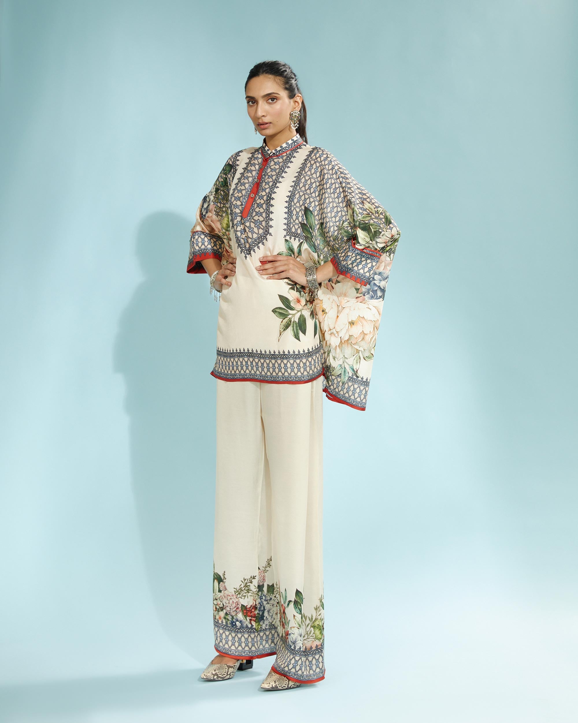 A Notting Hill Summer : Chanel - Beige