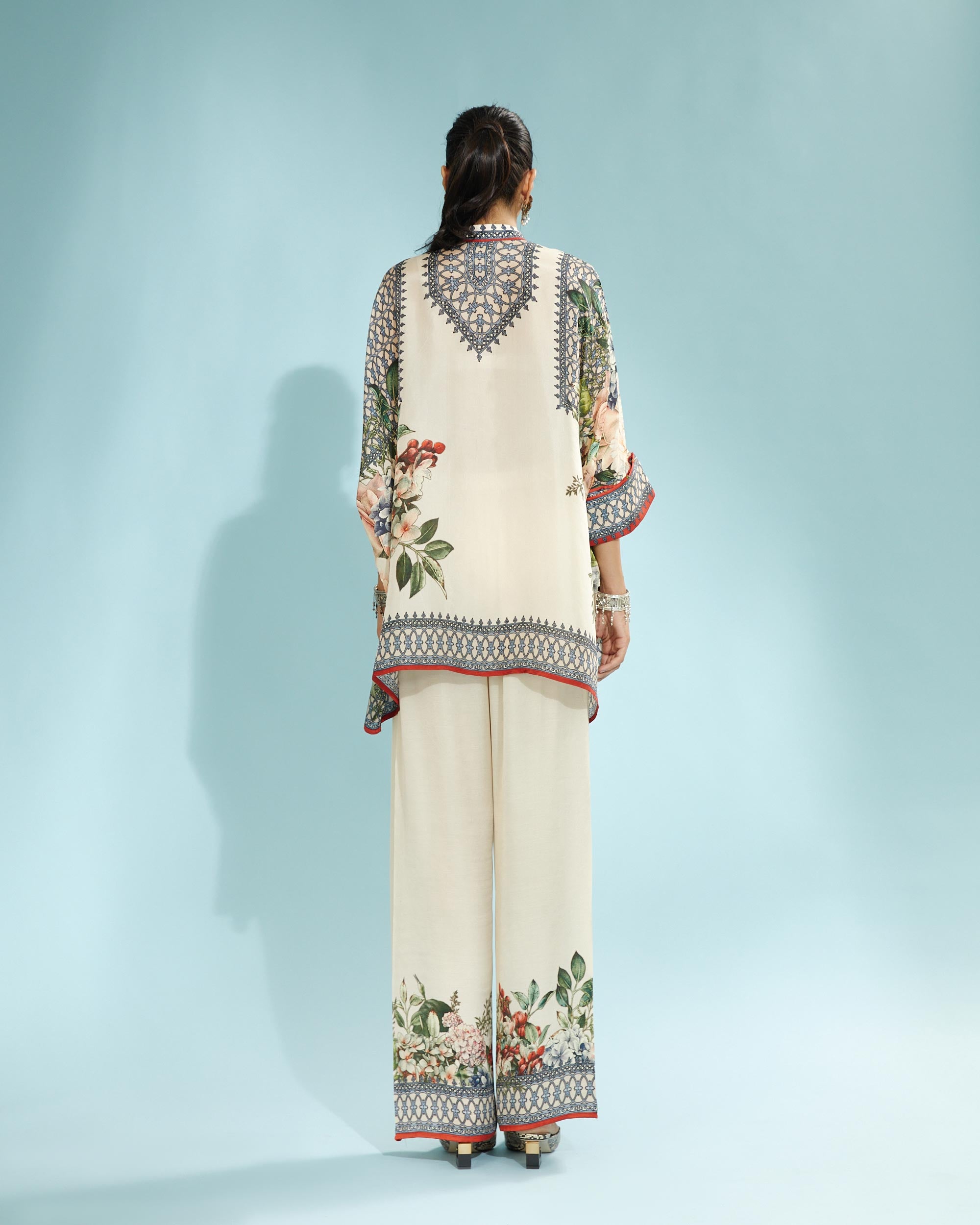 A Notting Hill Summer : Chanel - Beige
