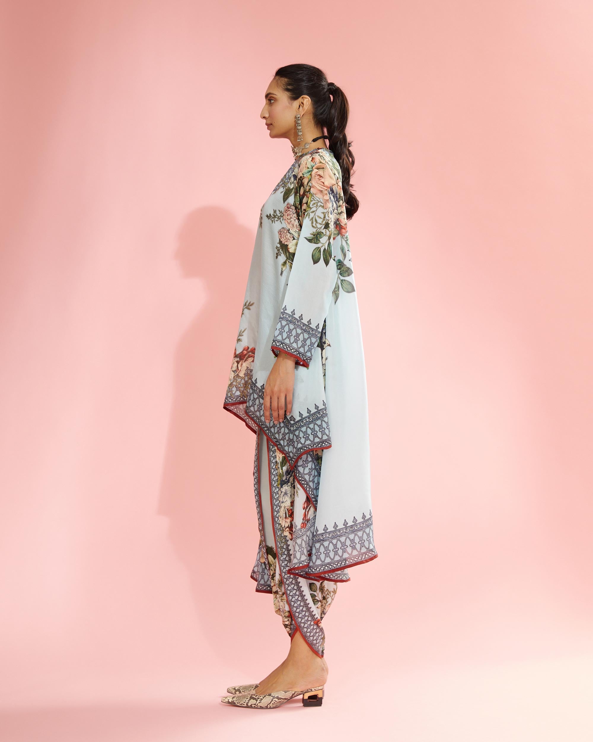 A Notting Hill Summer : Aafreen - Powder Blue