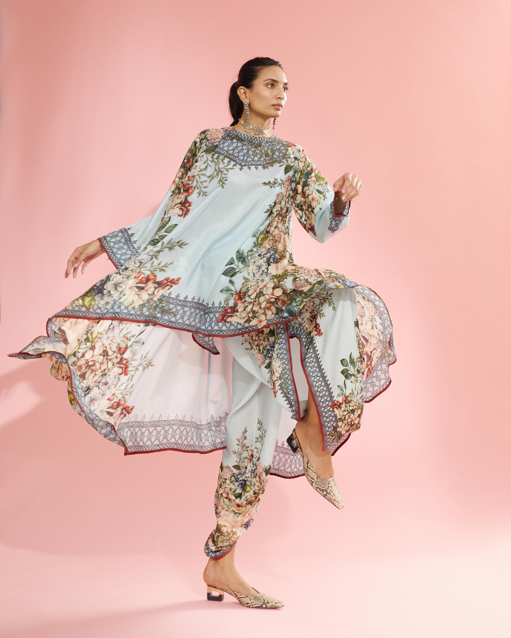 A Notting Hill Summer : Aafreen - Powder Blue