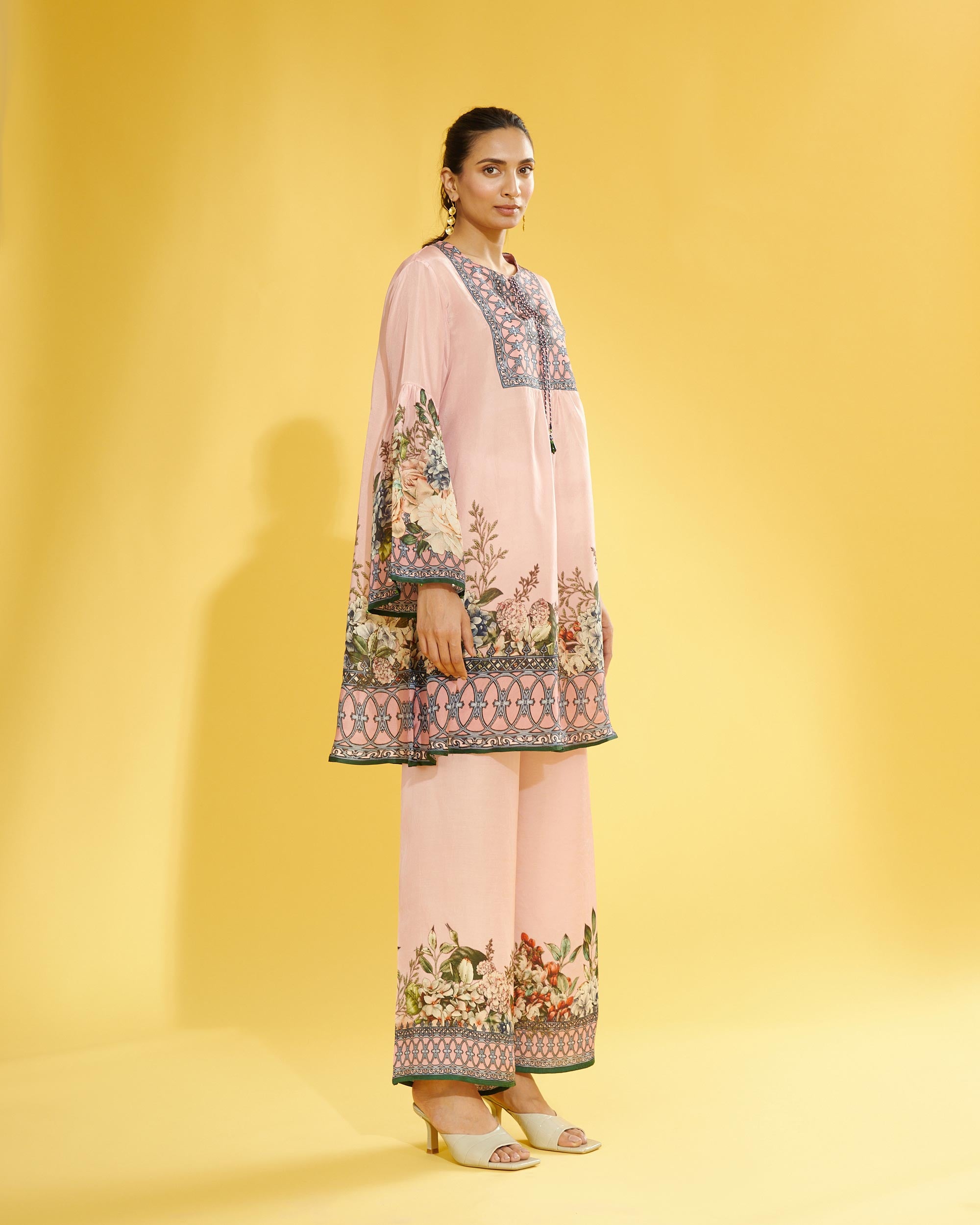 A Notting Hill Summer : Pankti - Blush