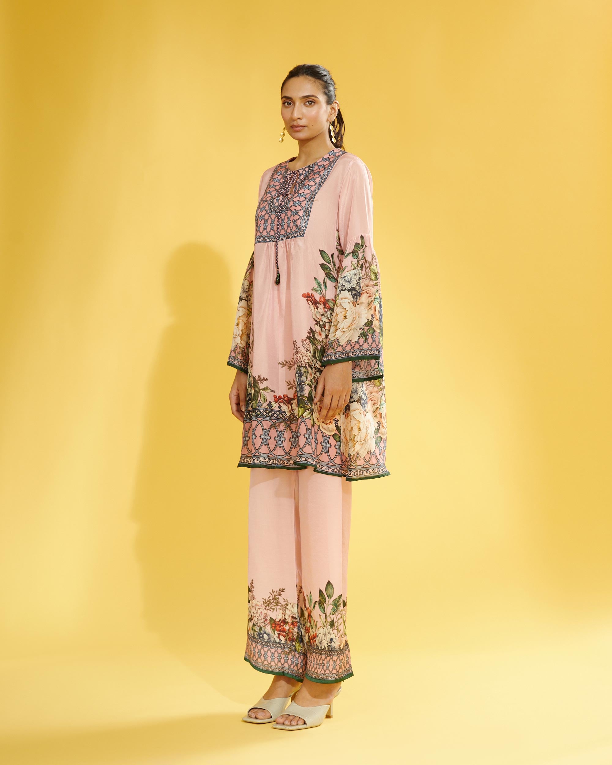 A Notting Hill Summer : Pankti - Blush