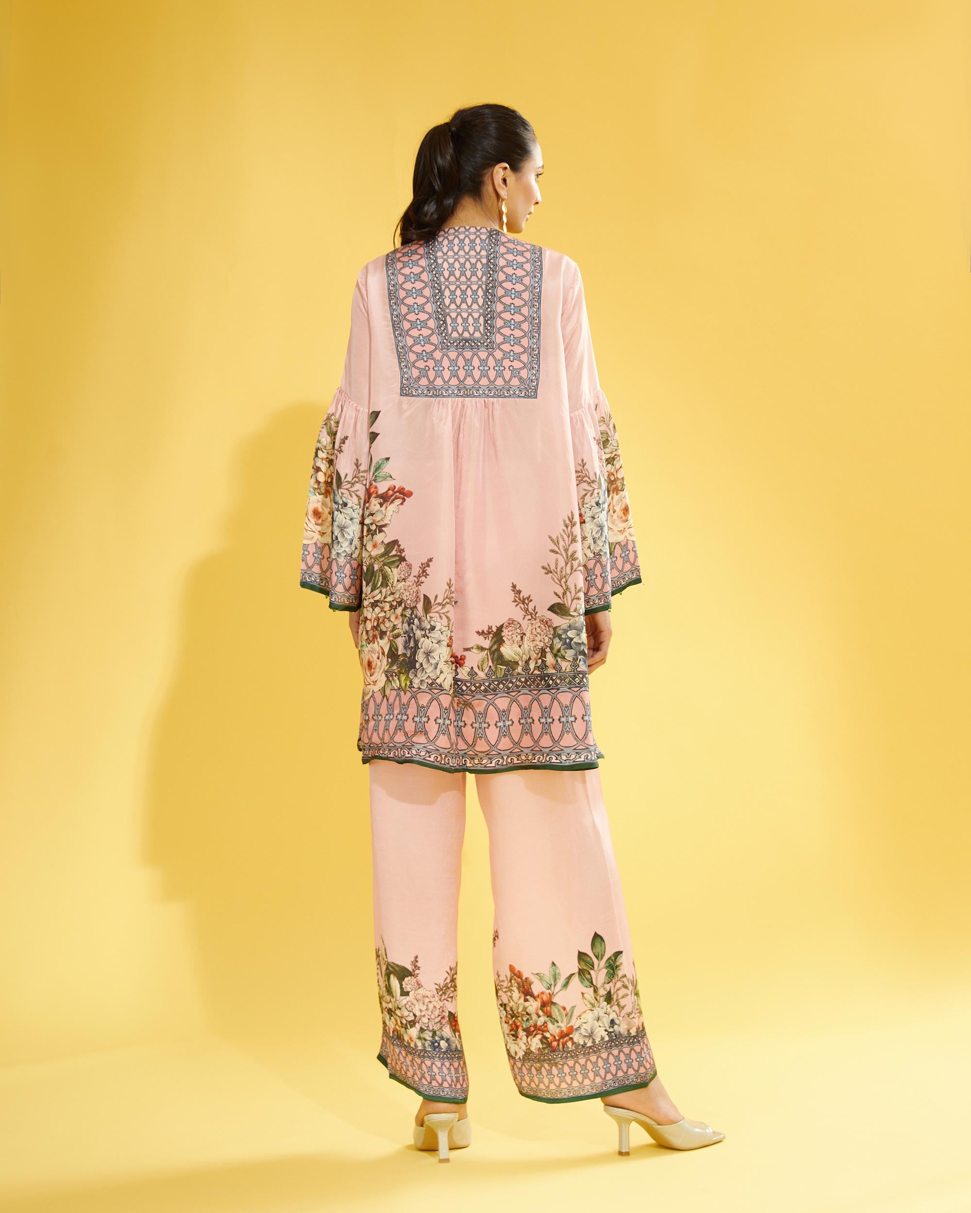 A Notting Hill Summer : Pankti - Blush