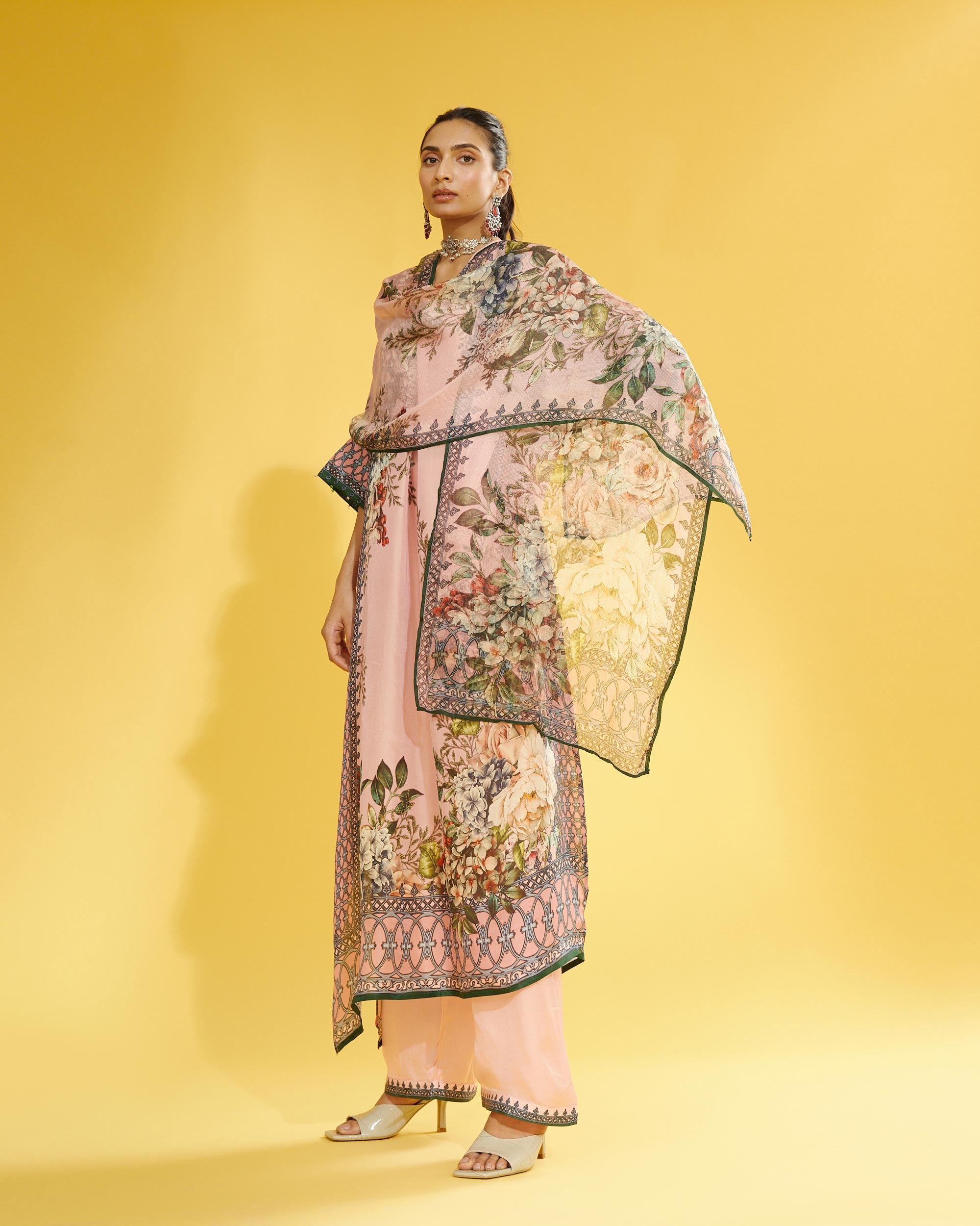 A Notting Hill Summer : Banera - Blush