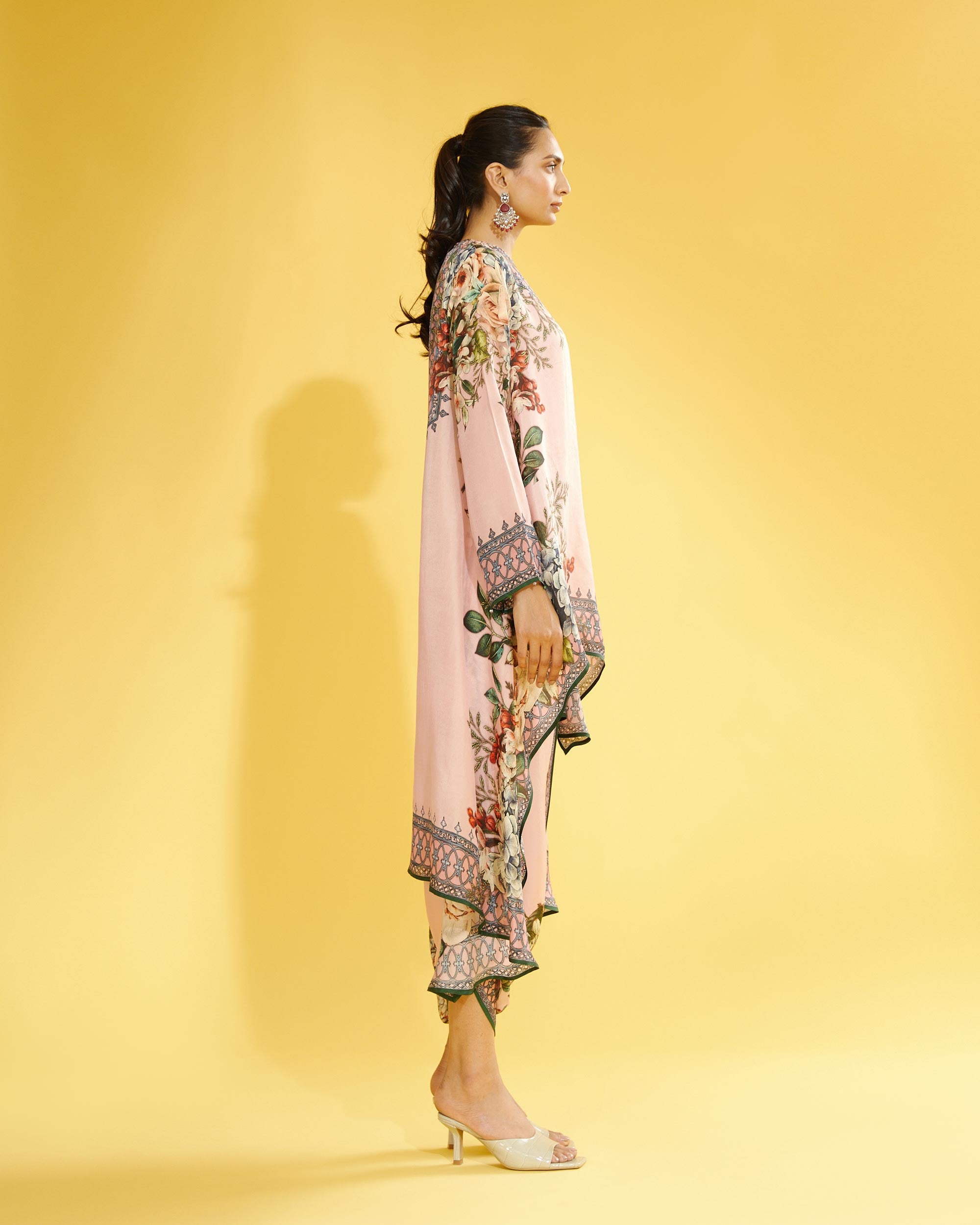 A Notting Hill Summer : Aafreen - Blush