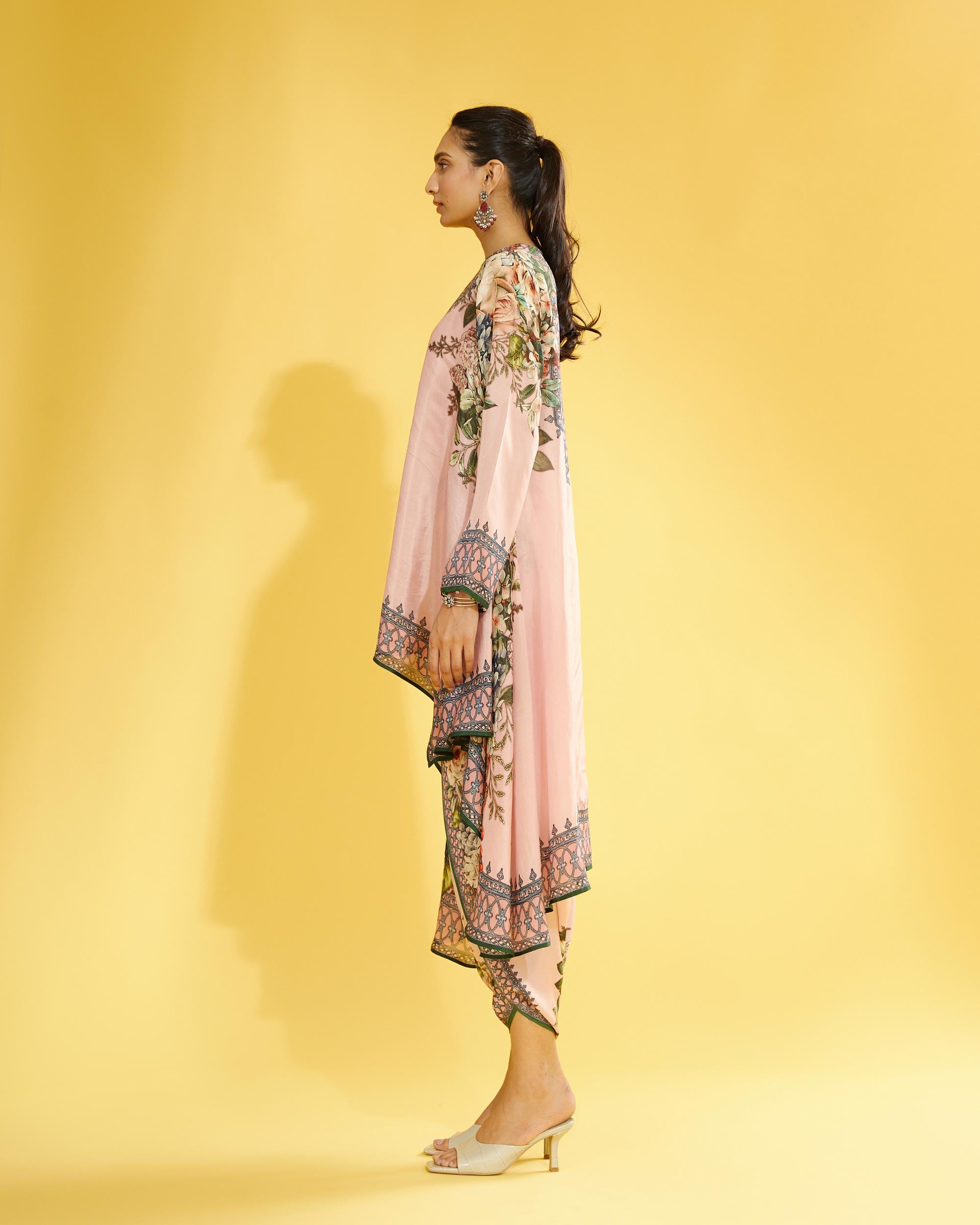 A Notting Hill Summer : Aafreen - Blush