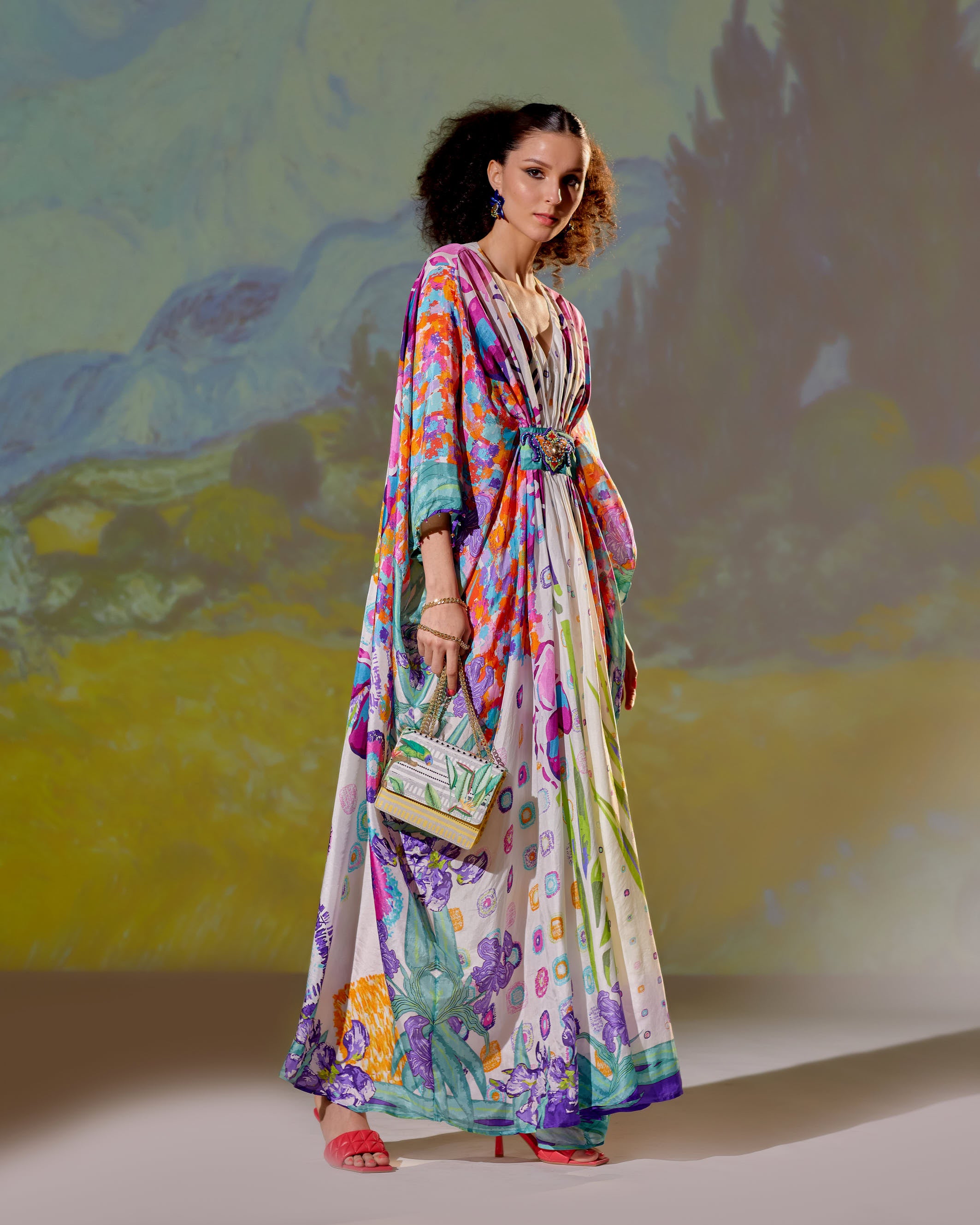 Loving Vincent Iris : Imama - White