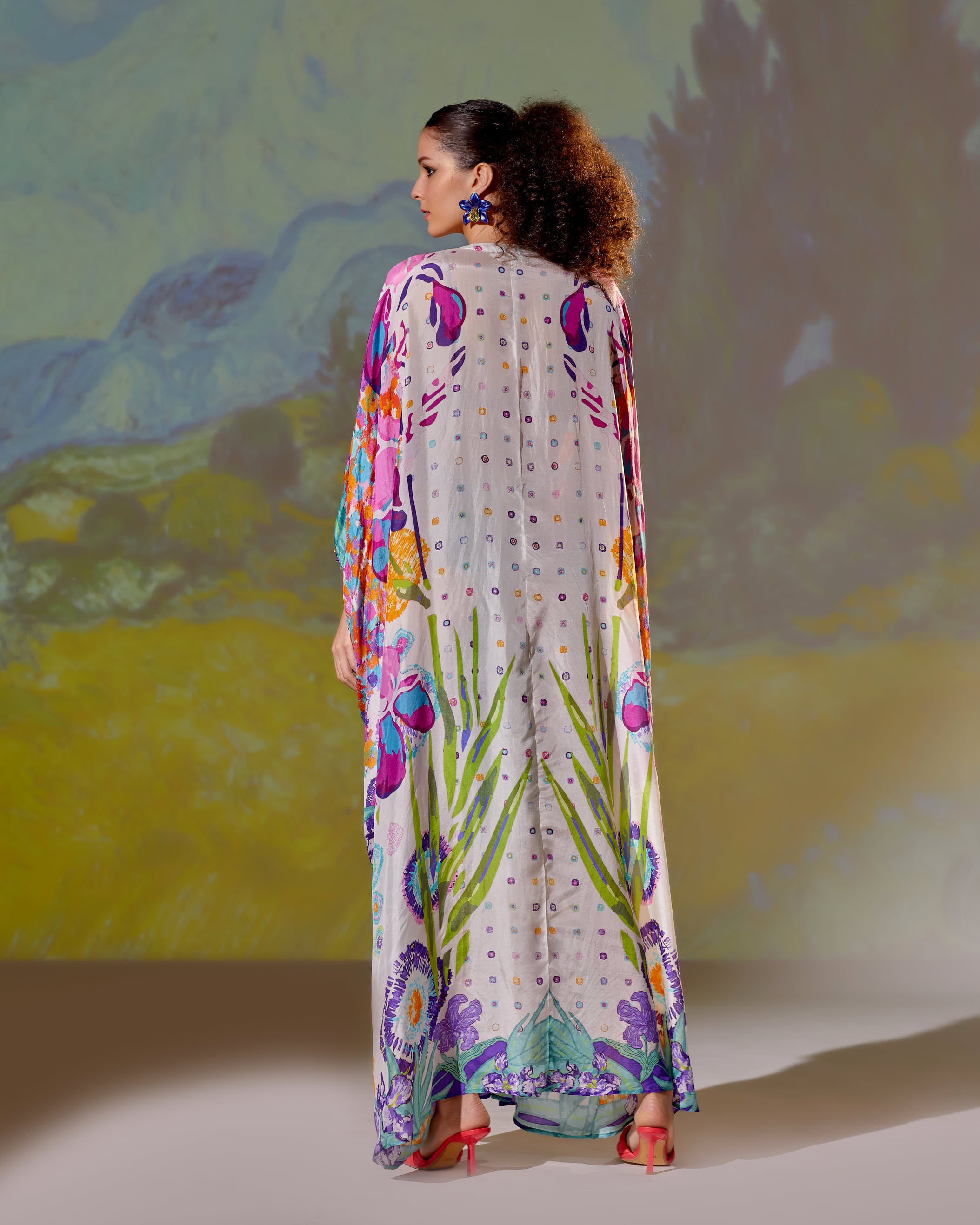 Loving Vincent Iris : Imama - White