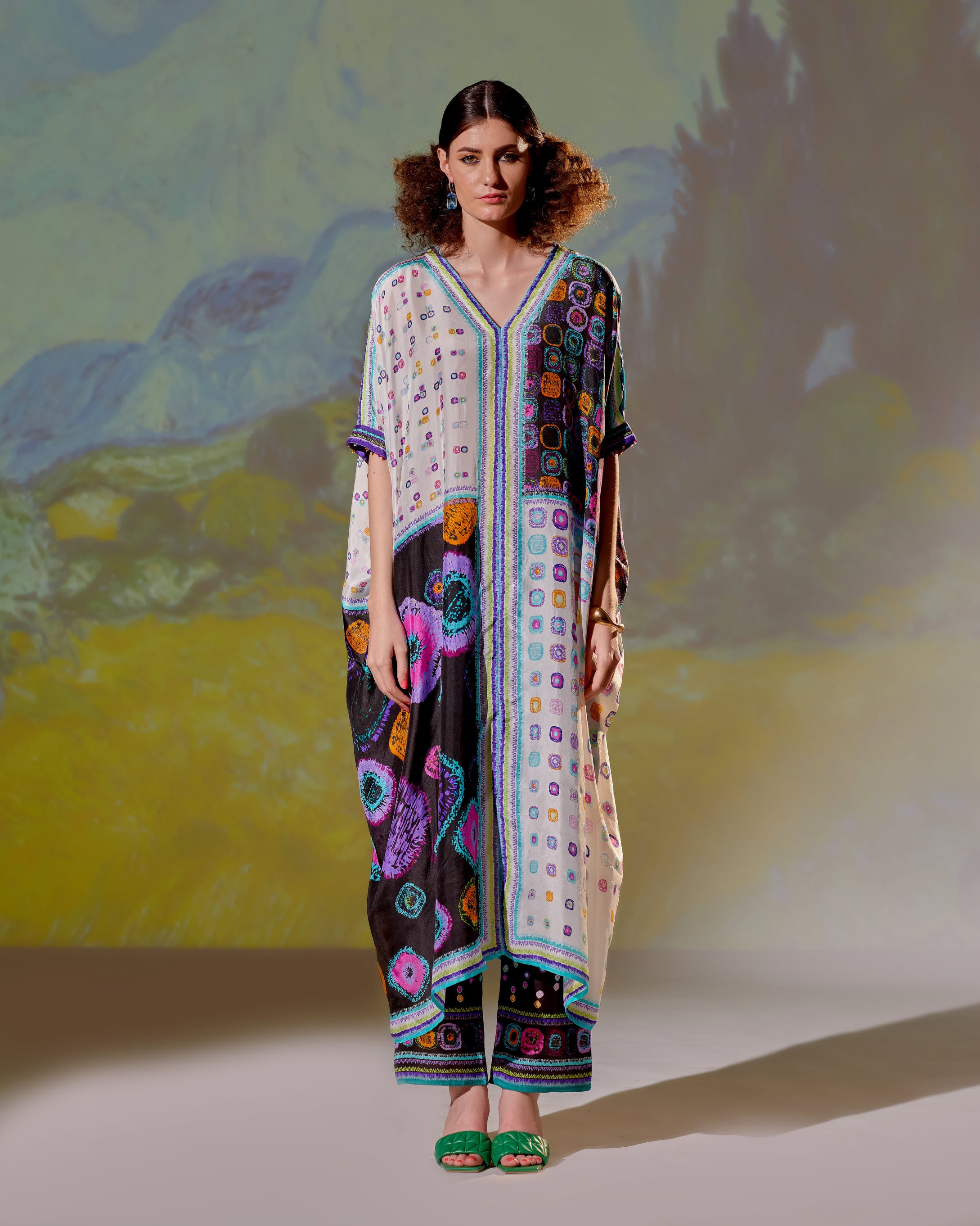 Loving Vincent Iris : Majida - Ivory/Black