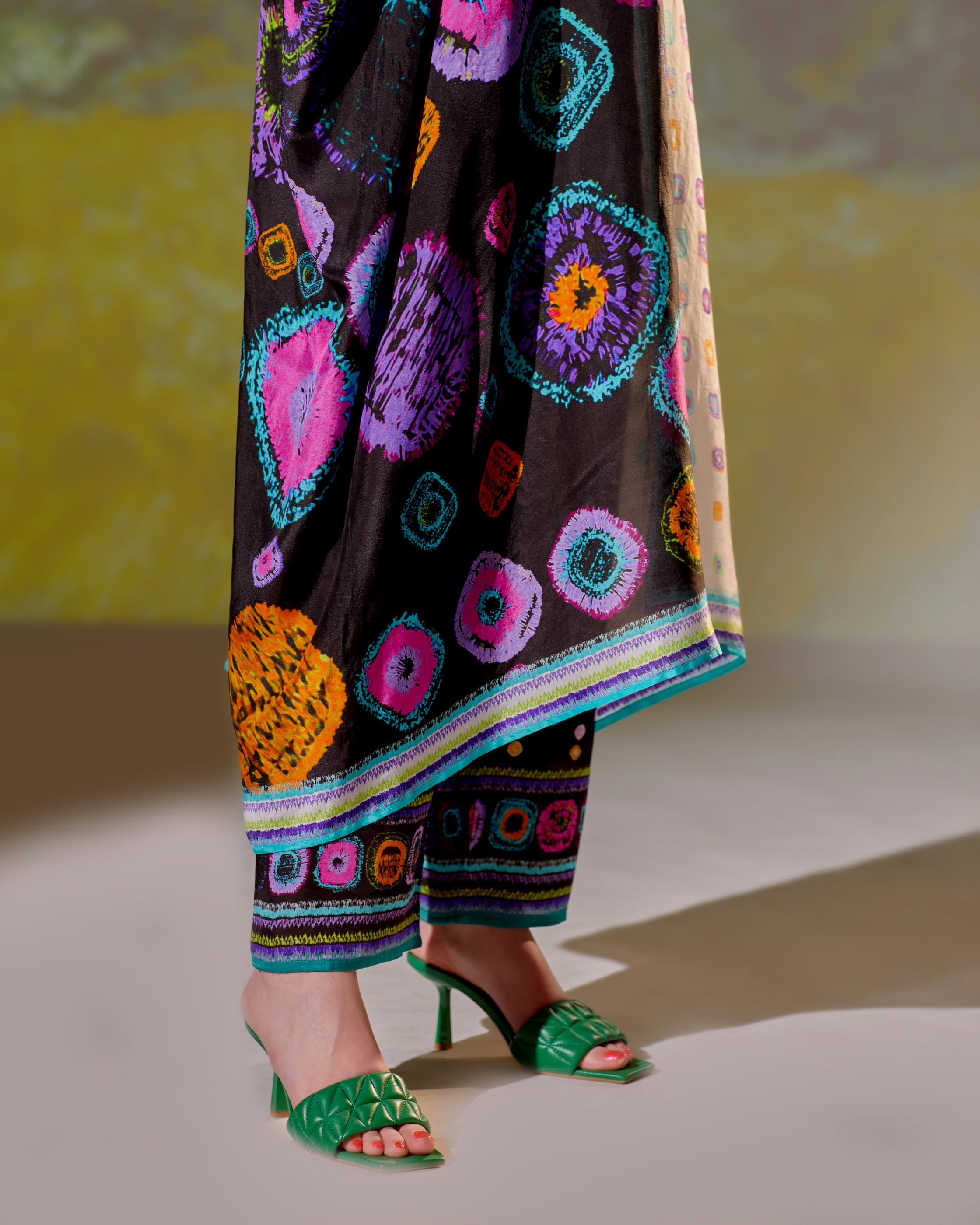 Loving Vincent Iris : Majida - Ivory/Black