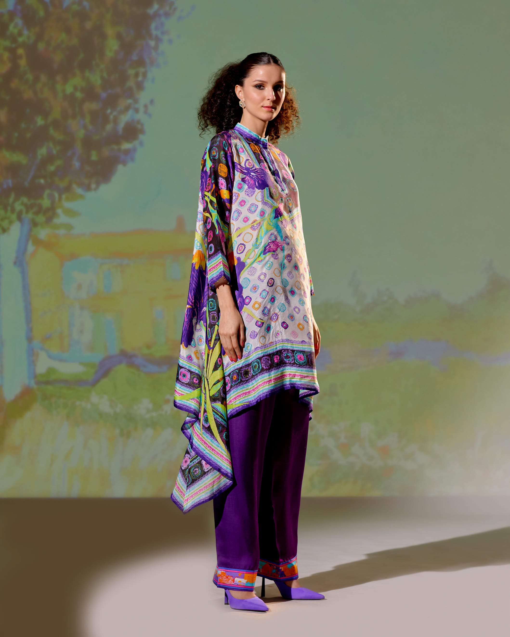 Loving Vincent Iris : Navya - White
