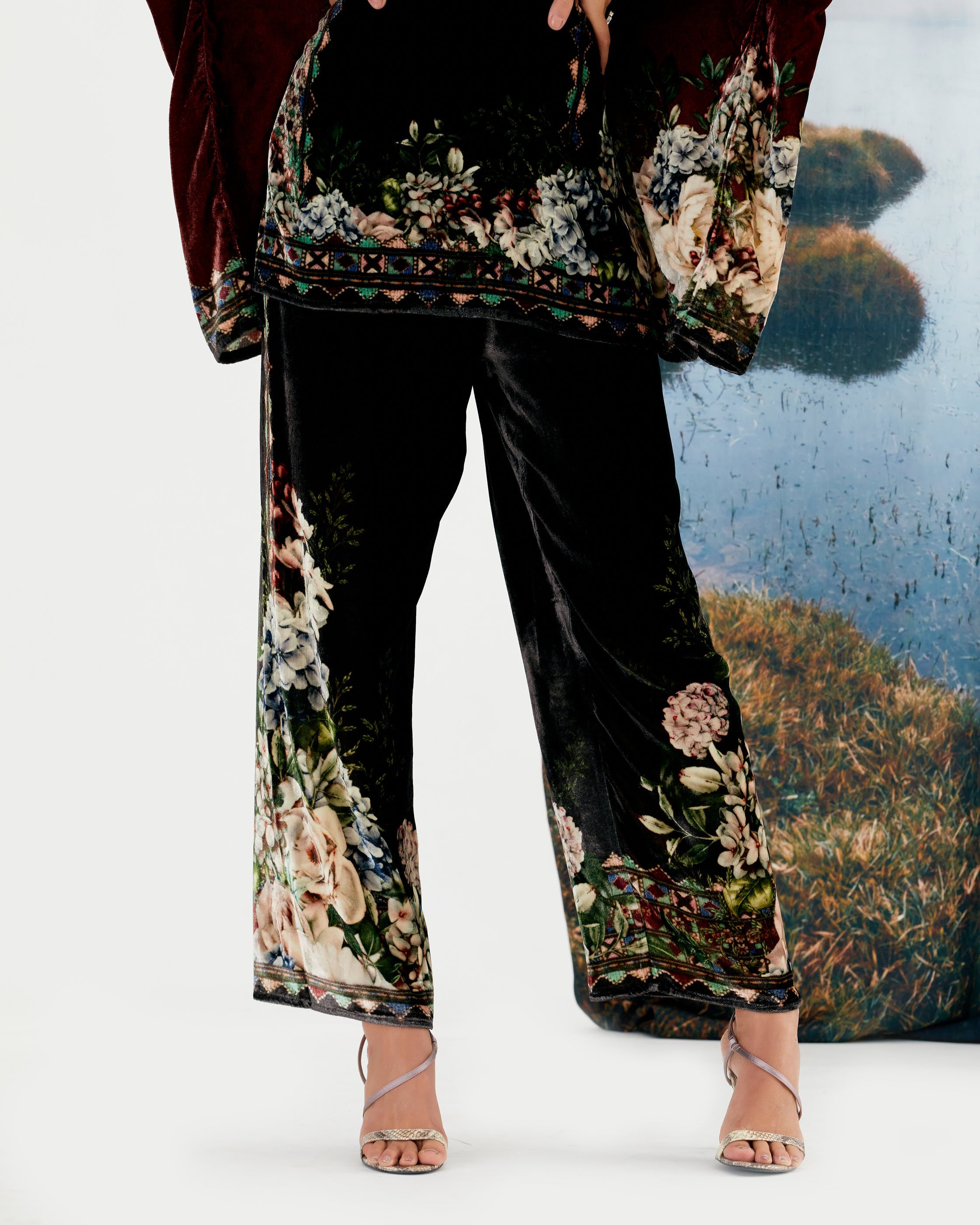 Notting Hill : Chanel - Black