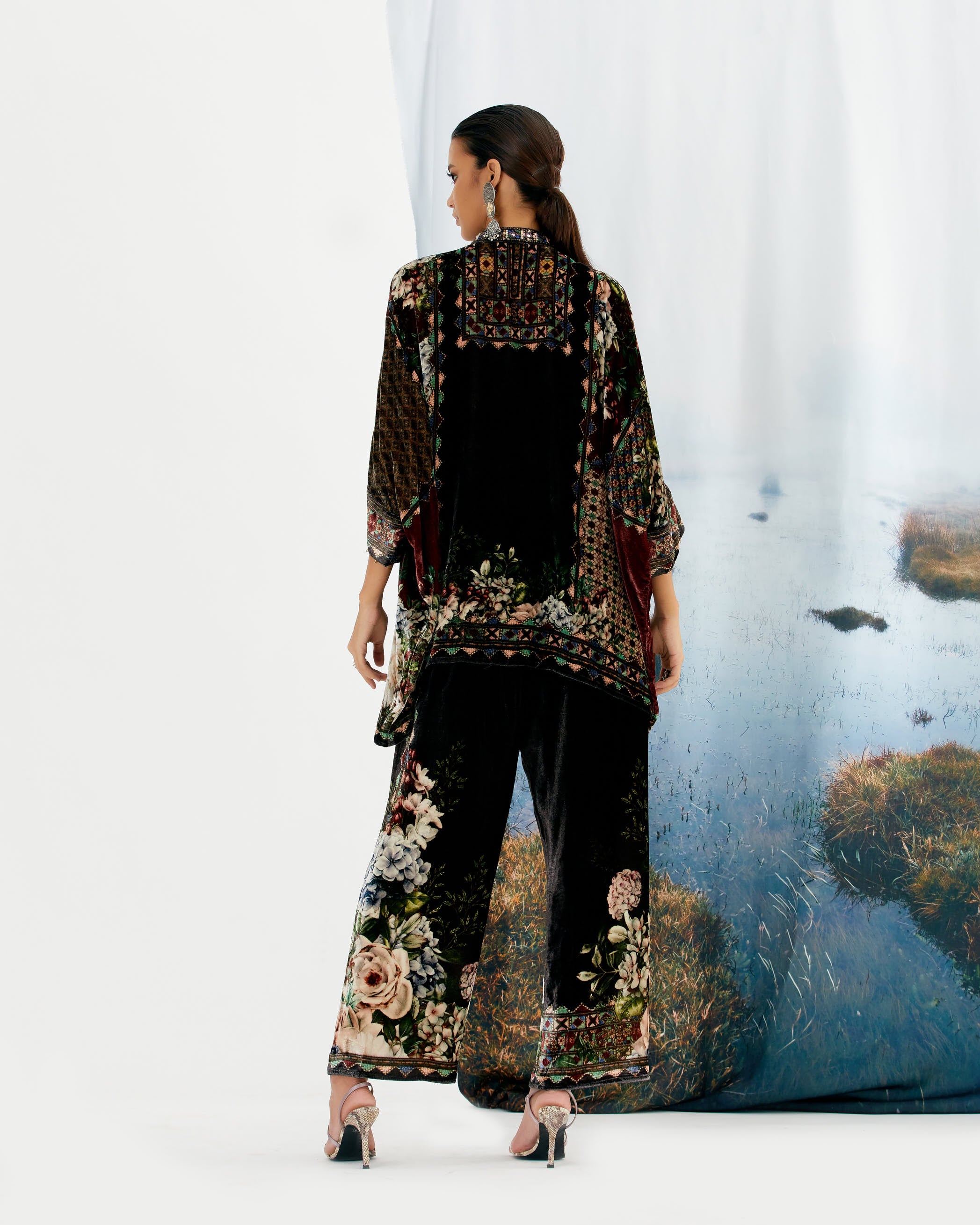 Notting Hill : Chanel - Black