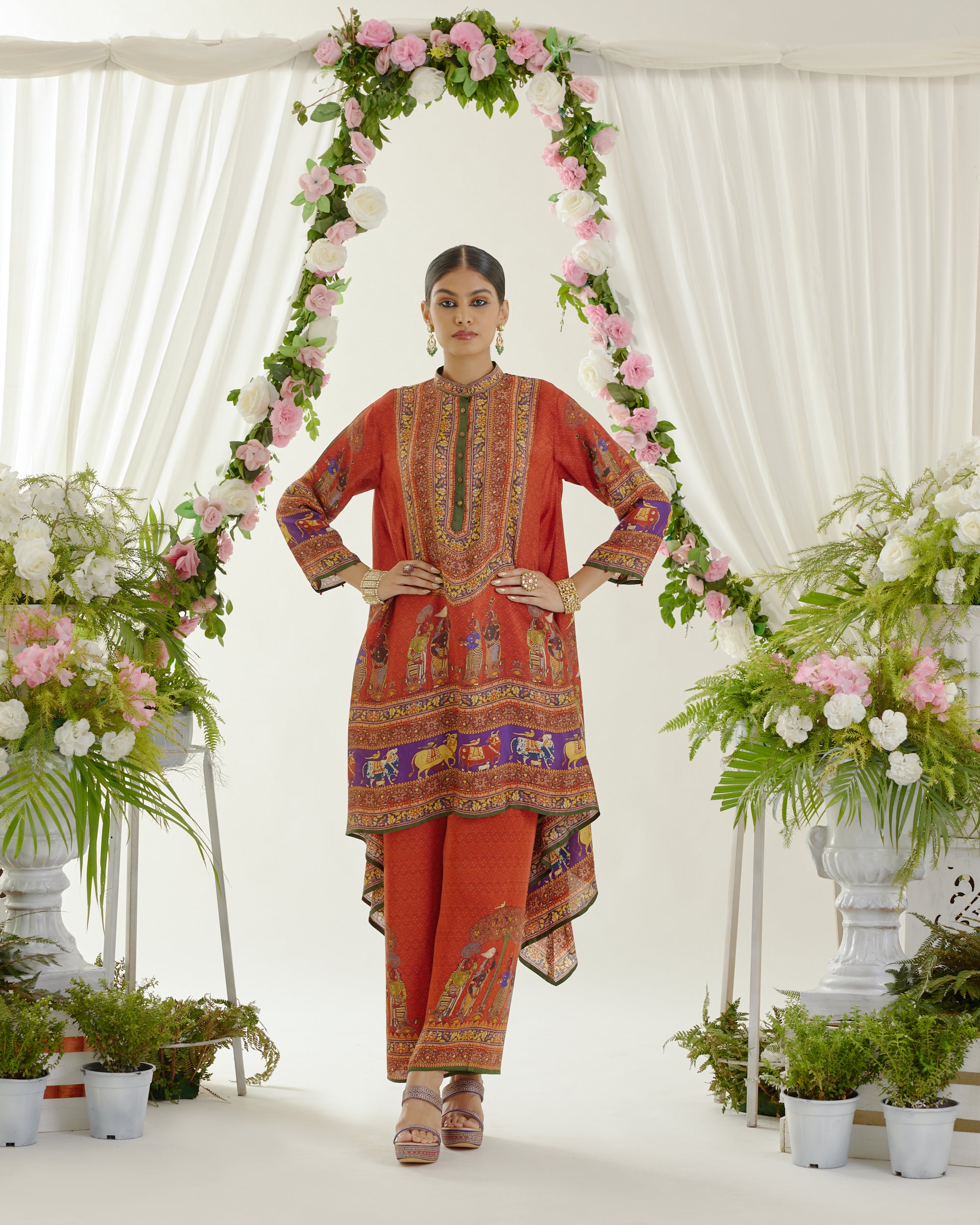 Vrindavan : Navya - Red