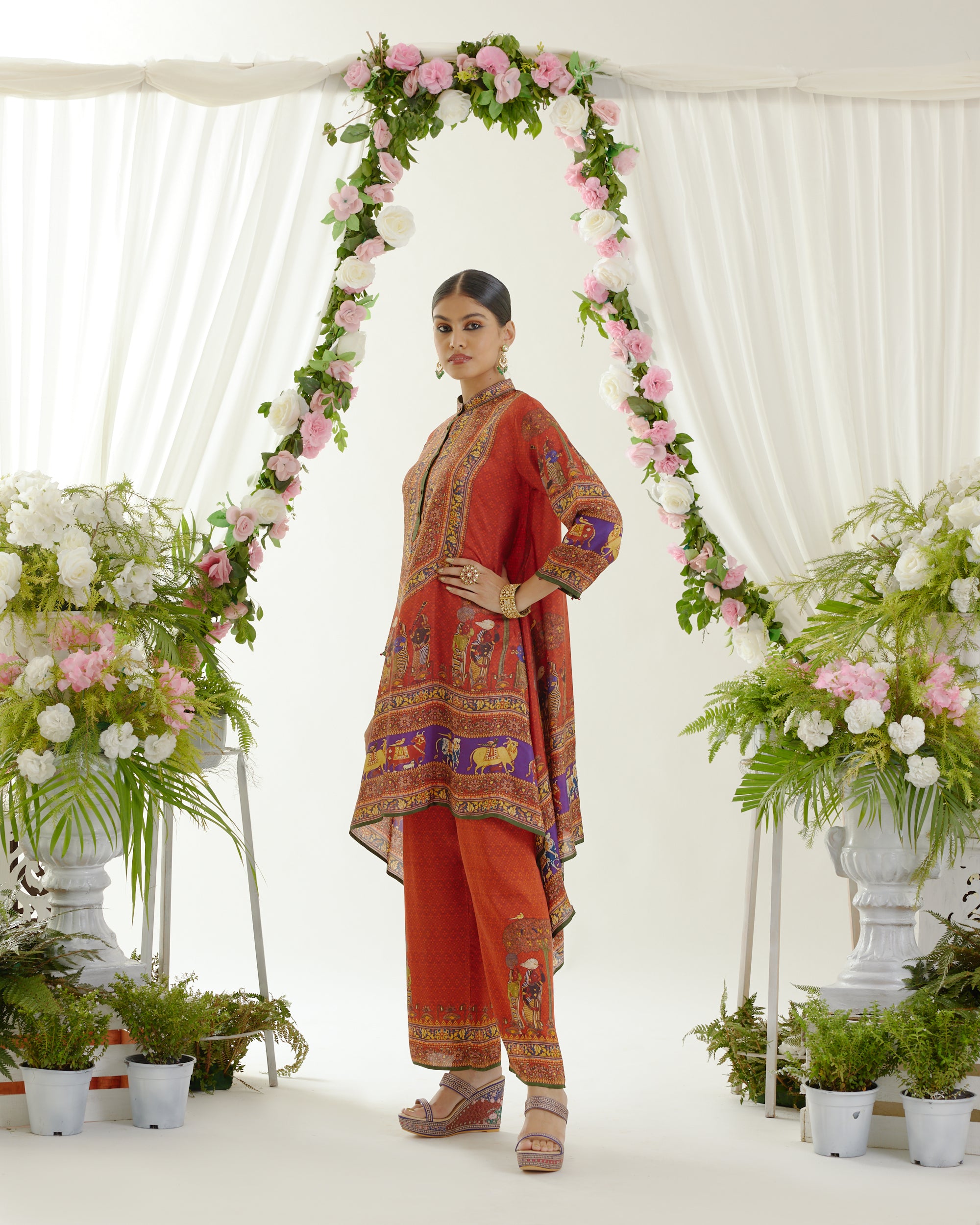 Vrindavan : Navya - Red