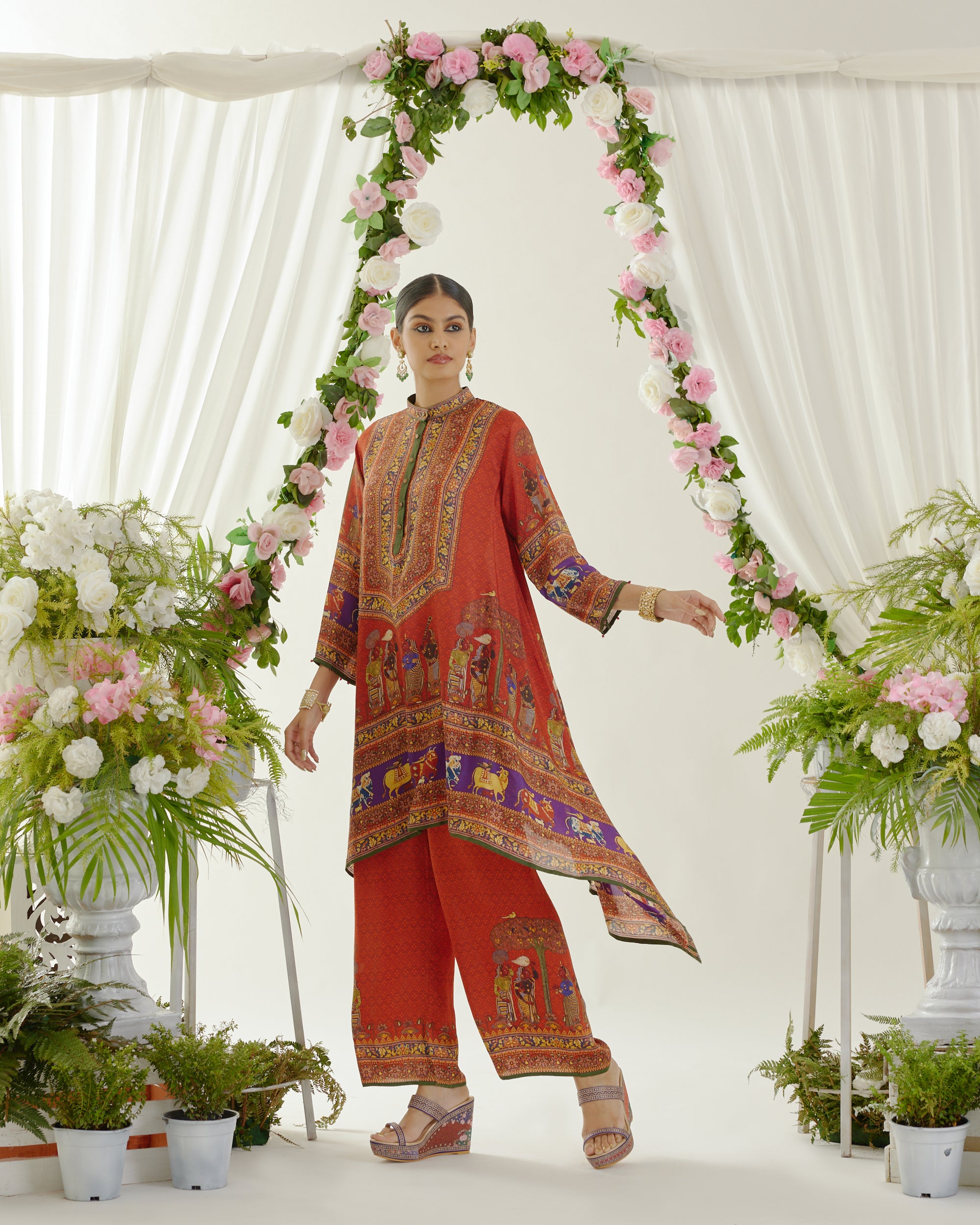 Vrindavan : Navya - Red