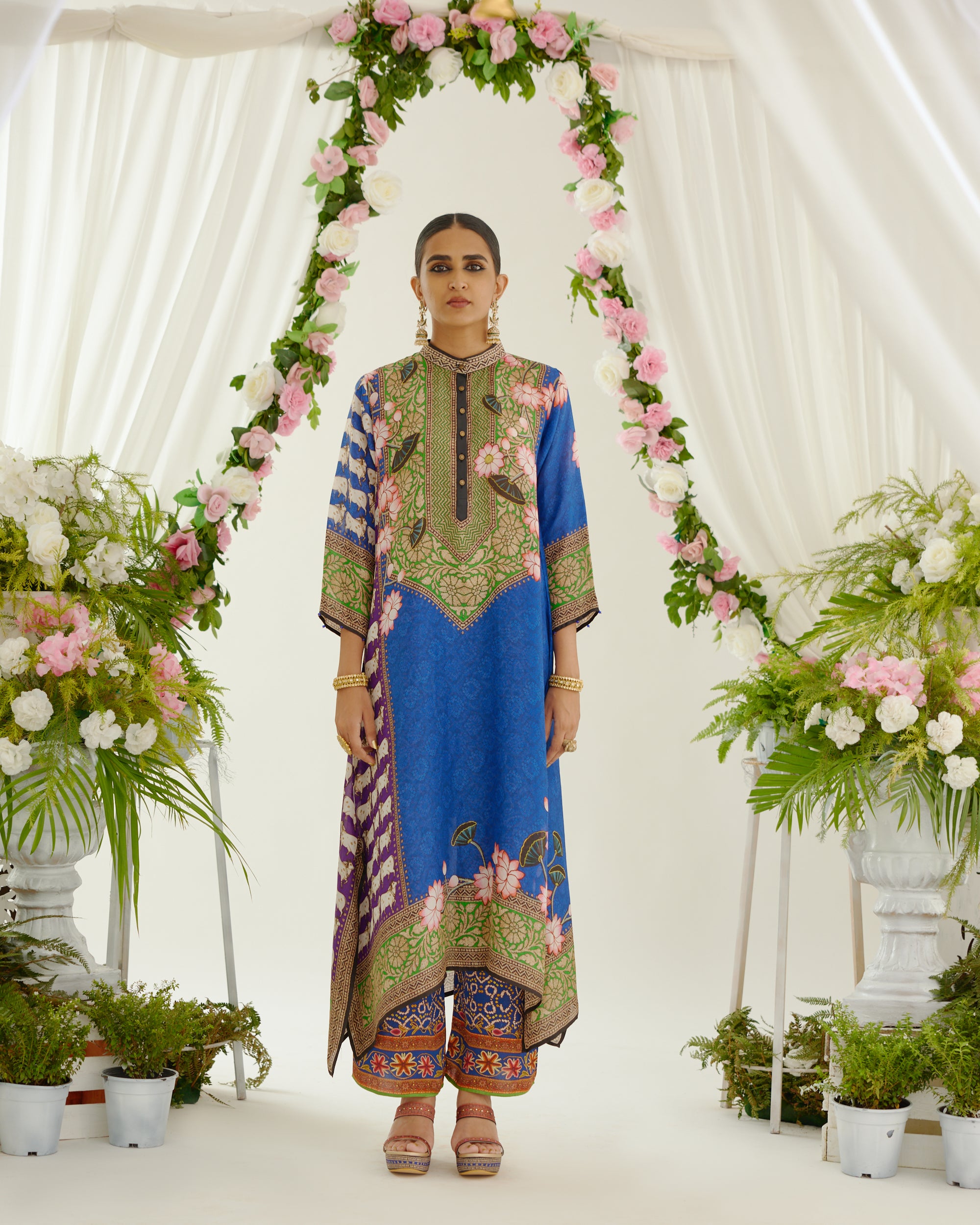 Vrindavan : Zeynep - Blue