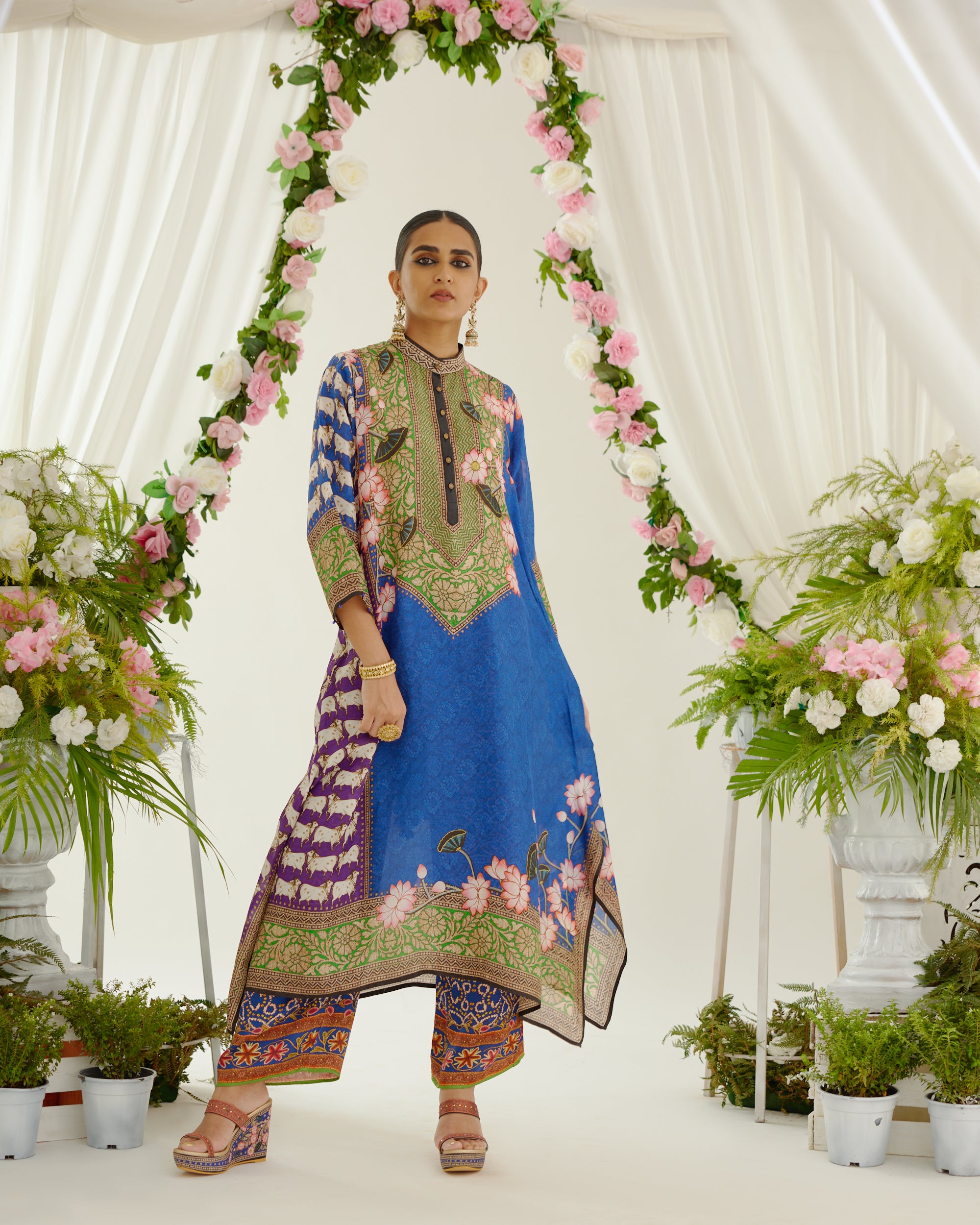 Vrindavan : Zeynep - Blue