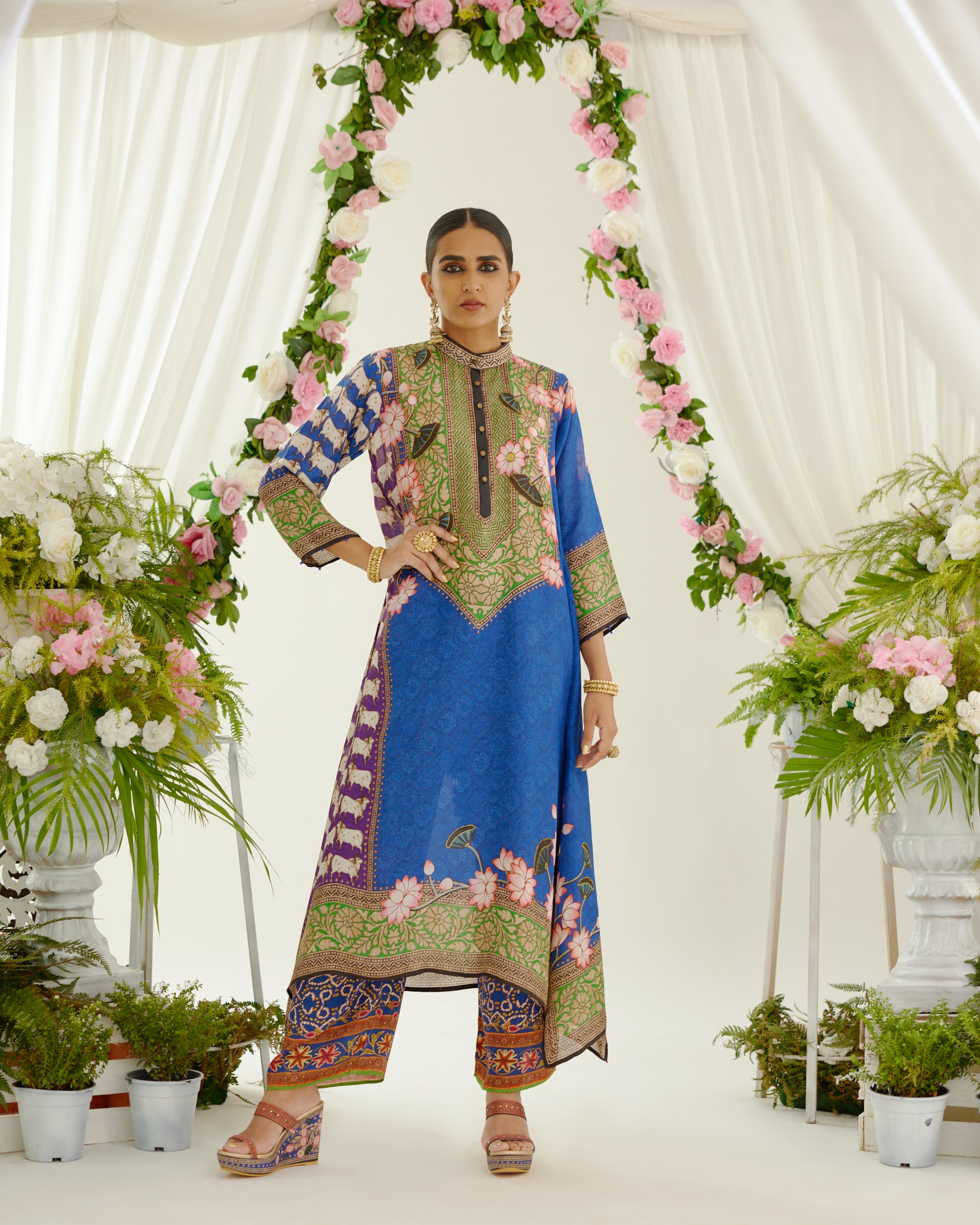 Vrindavan : Zeynep - Blue